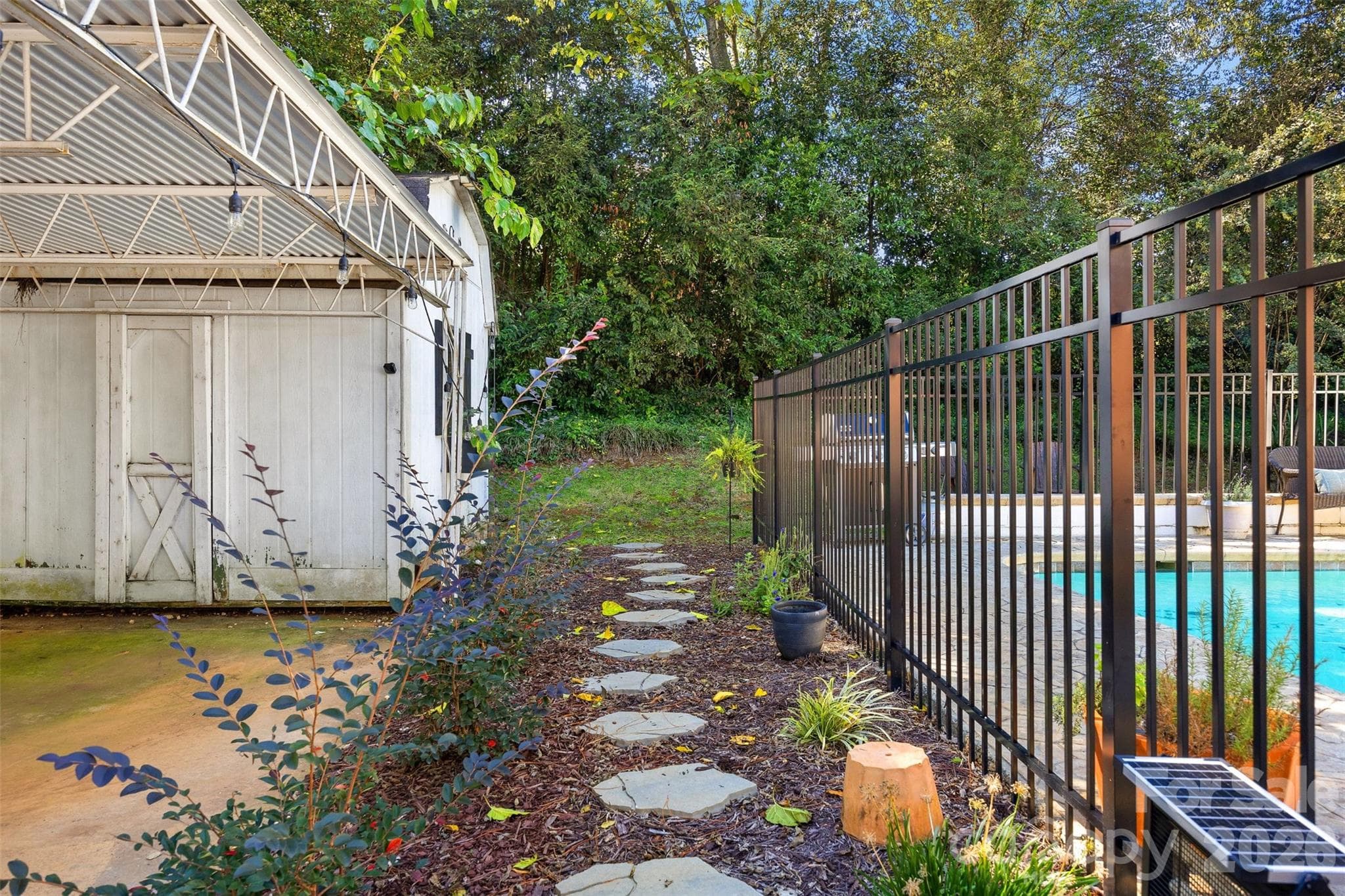 Single Family Residence at 5908 Brookhaven Road, Charlotte, photo 39 of 45