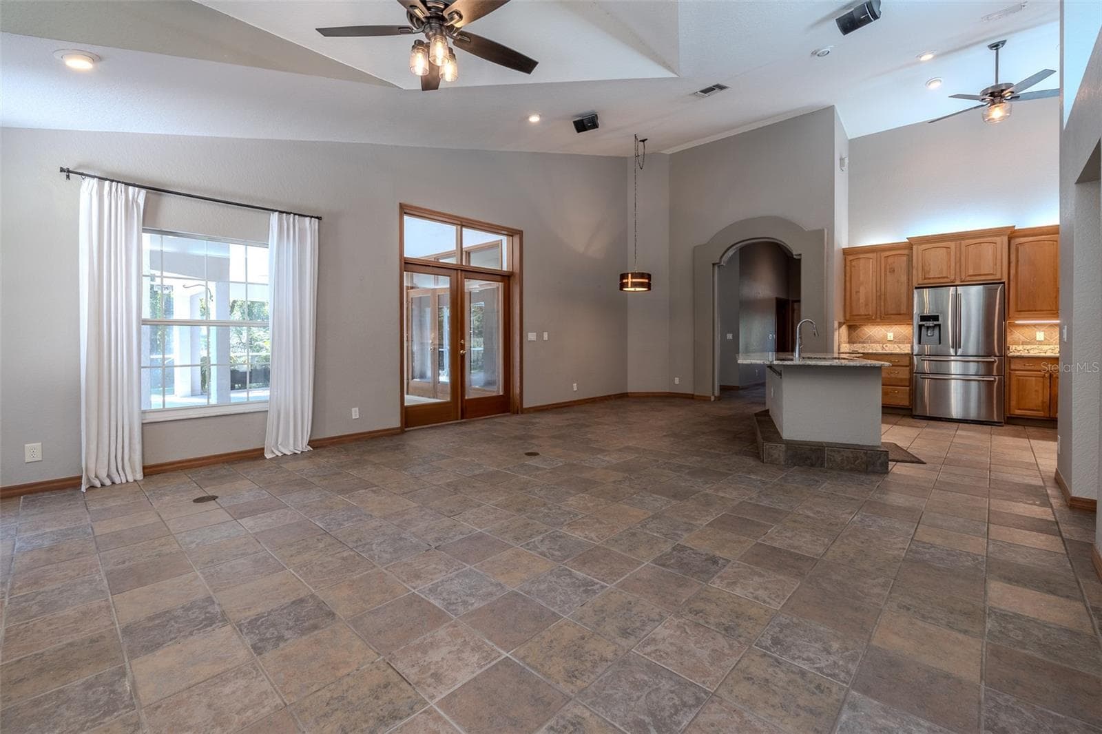 Single Family Residence at 808 SE 36TH LN, OCALA, photo 18 of 117