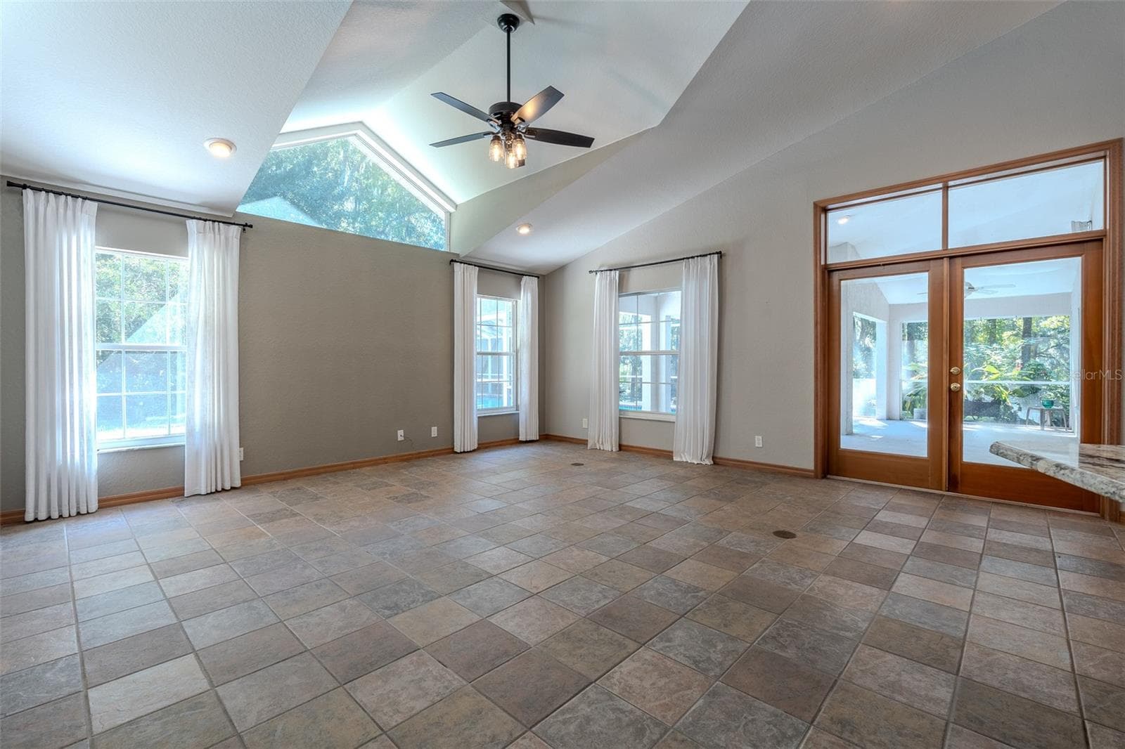 Single Family Residence at 808 SE 36TH LN, OCALA, photo 20 of 117