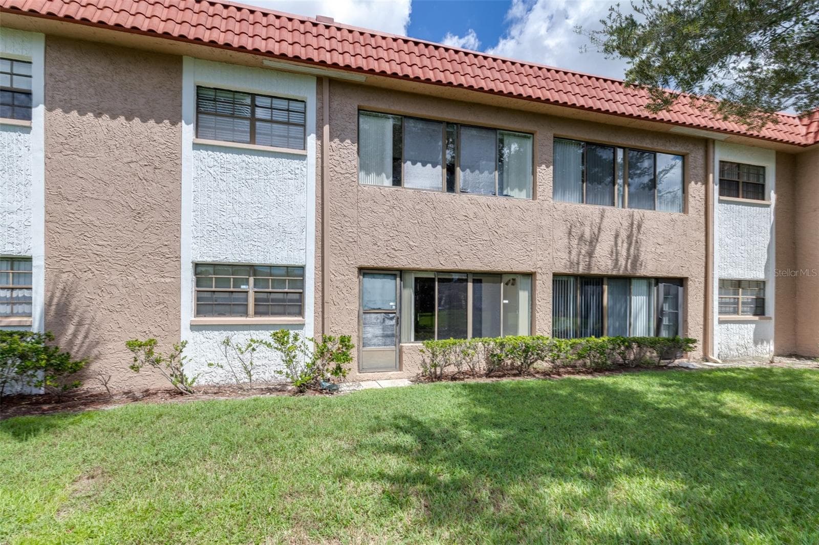 Condominium at 1750 BELLEAIR FOREST DR #A8, BELLEAIR, photo 31 of 42