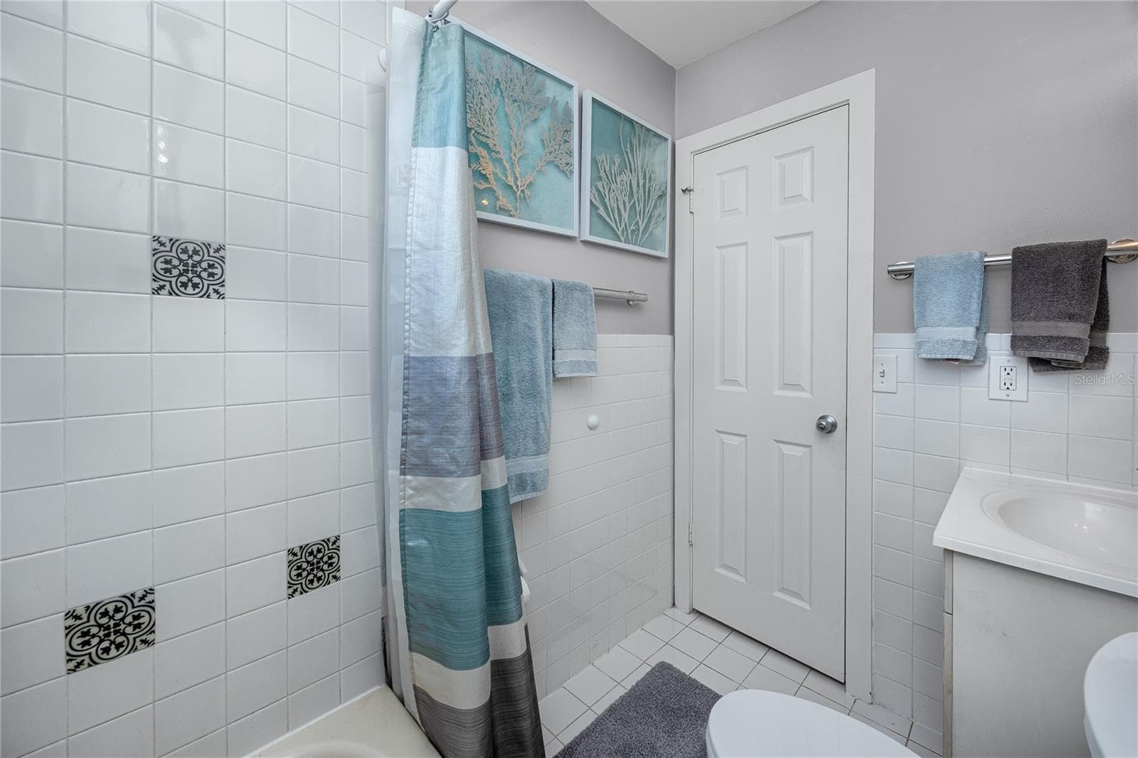 Hall Bath - 1714 55TH ST S, GULFPORT