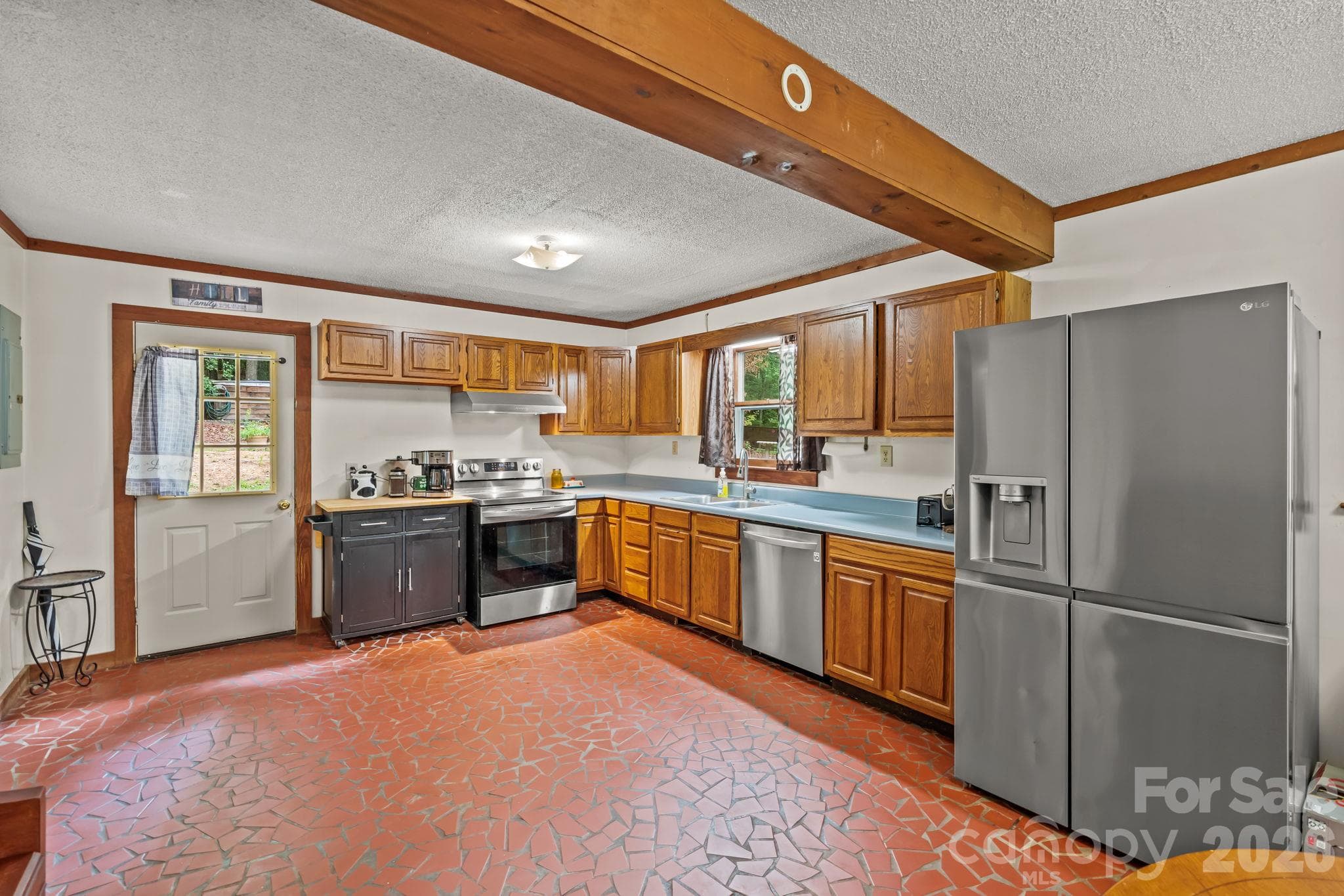 Single Family Residence at 505 Tipperary Lane, Denton, photo 14 of 42