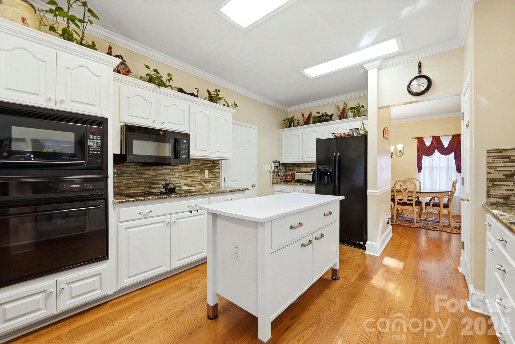 Single Family Residence at 1121 Hillshire Meadow Drive, Matthews, photo 17 of 47