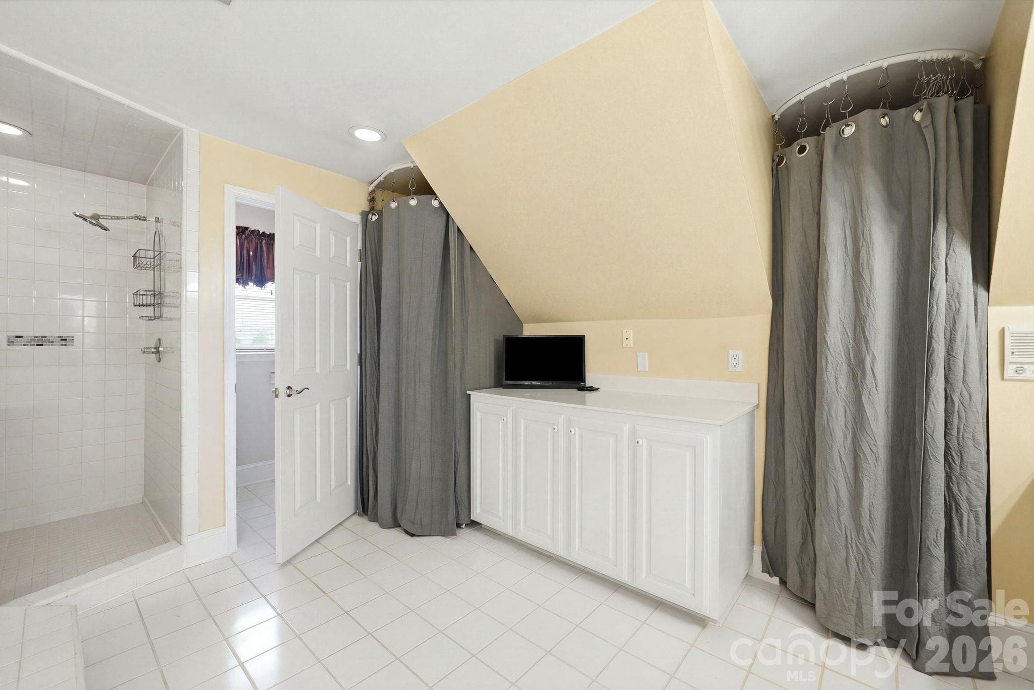 Single Family Residence at 1121 Hillshire Meadow Drive, Matthews, photo 34 of 47