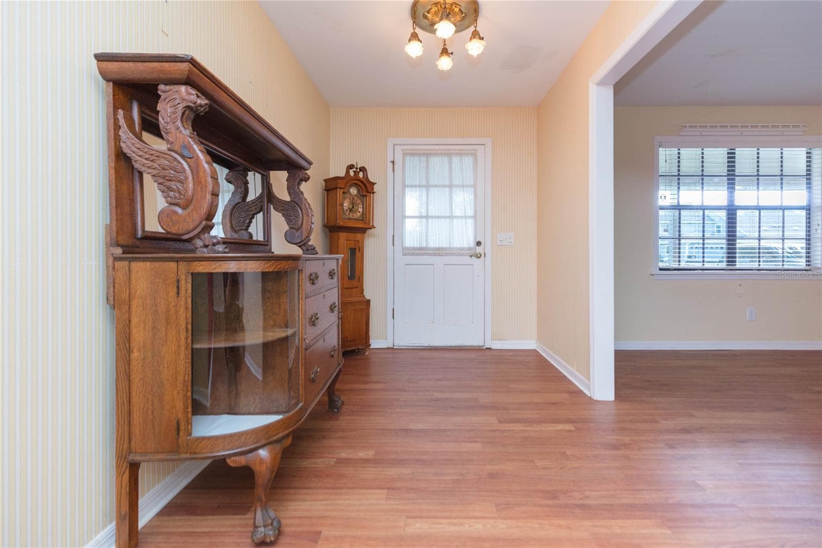 Single Family Residence at 2219 SHADEHILL CT, TAMPA, photo 9 of 49