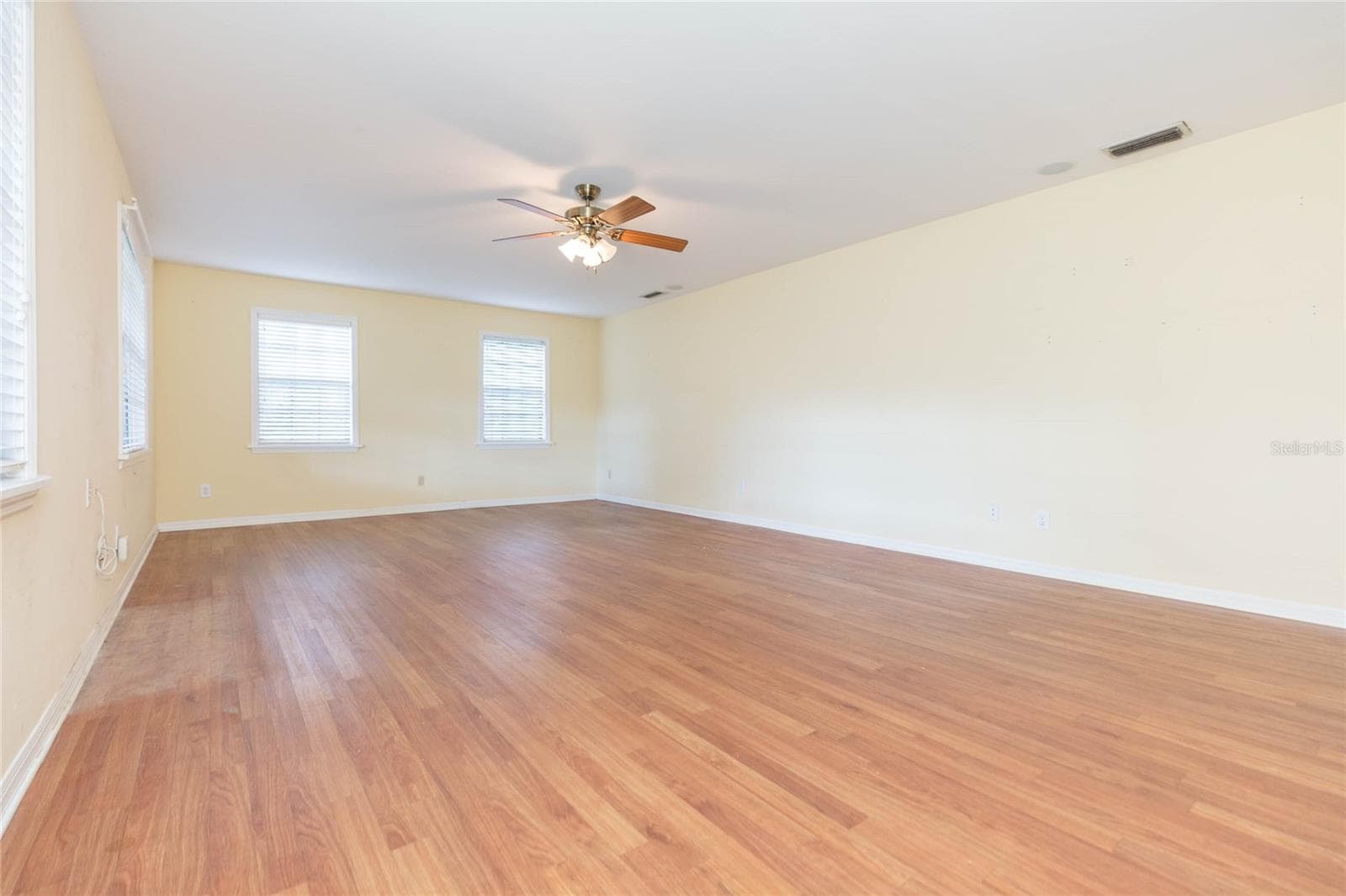Single Family Residence at 2219 SHADEHILL CT, TAMPA, photo 10 of 49