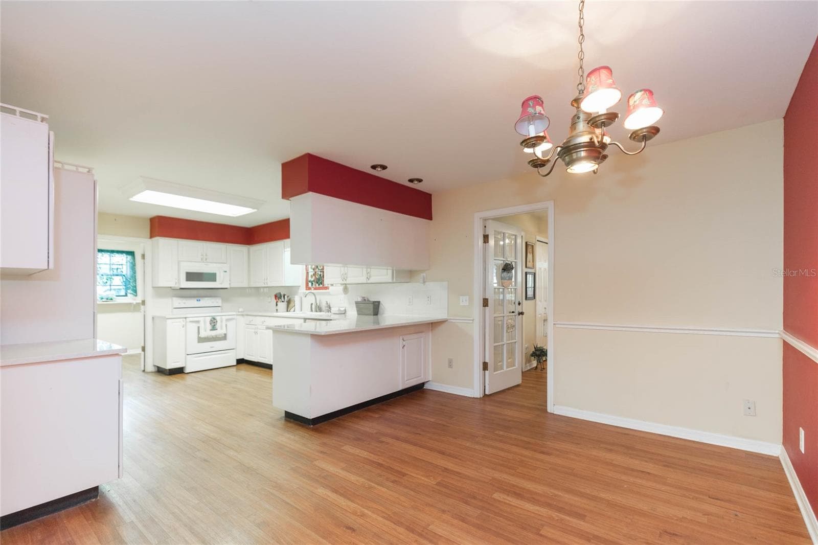Single Family Residence at 2219 SHADEHILL CT, TAMPA, photo 14 of 49