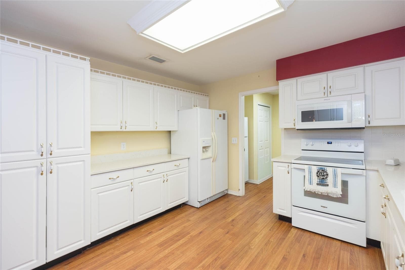Single Family Residence at 2219 SHADEHILL CT, TAMPA, photo 17 of 49
