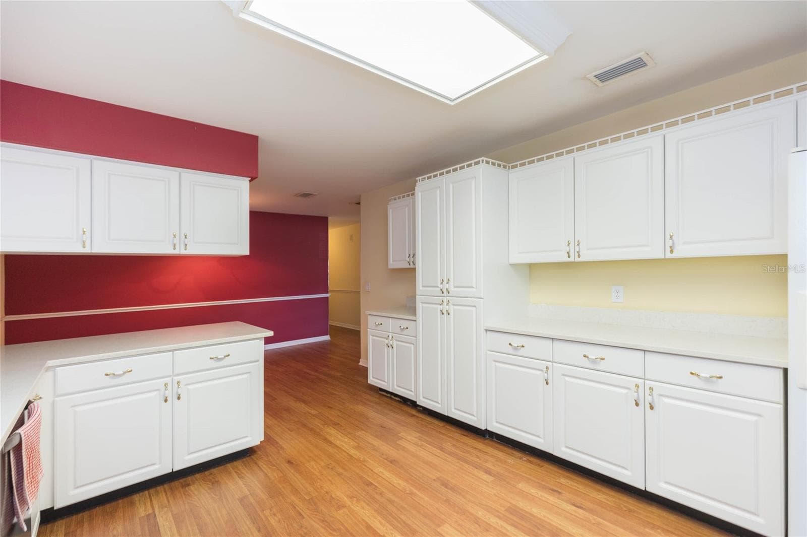 Single Family Residence at 2219 SHADEHILL CT, TAMPA, photo 18 of 49