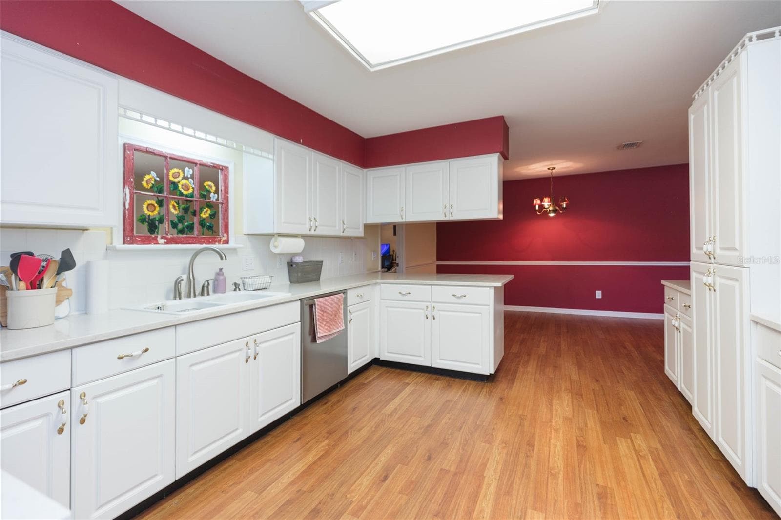 Single Family Residence at 2219 SHADEHILL CT, TAMPA, photo 19 of 49