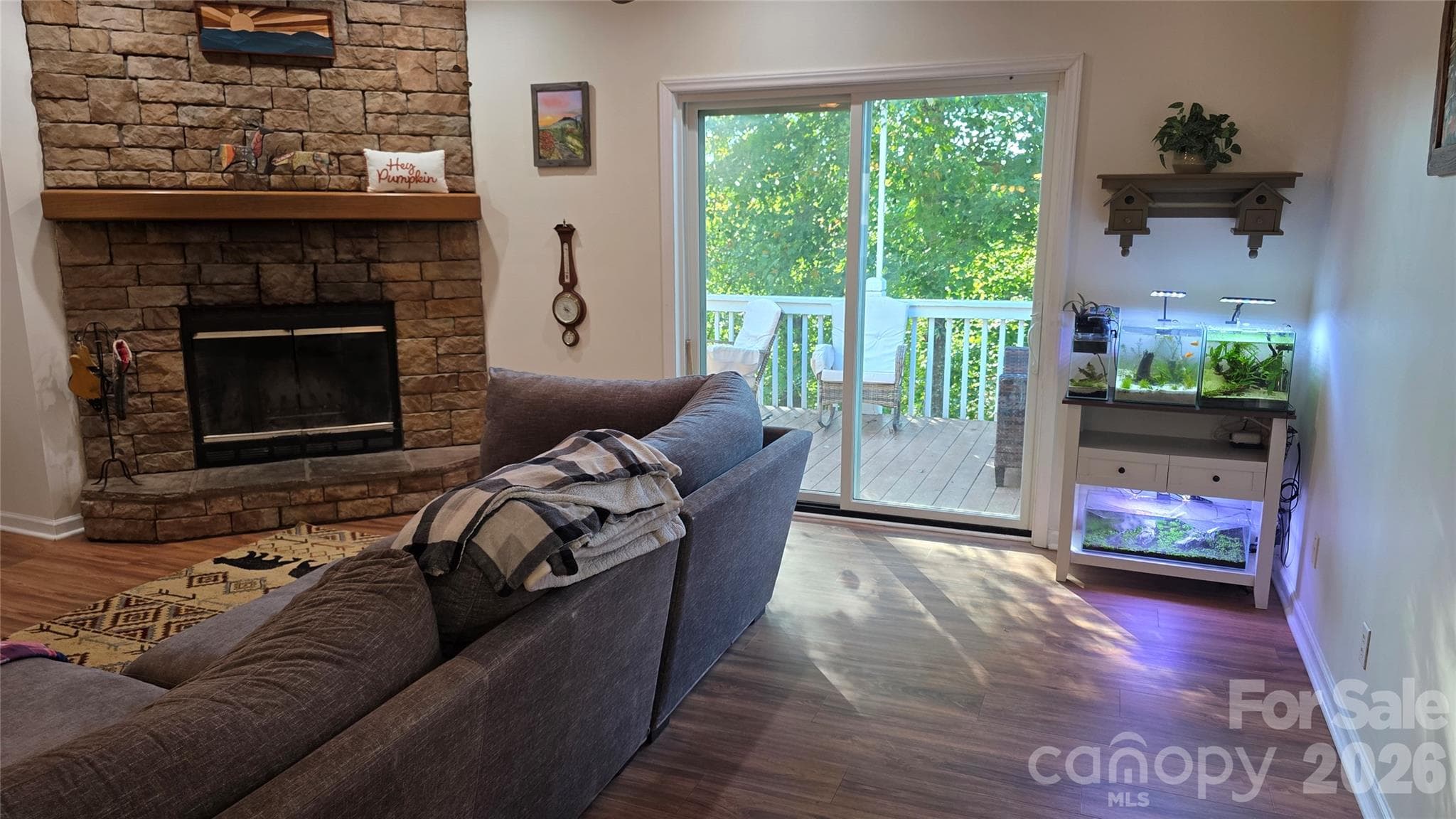 So Cozy by the fireplace - 52 Enochs Way Way, Fletcher