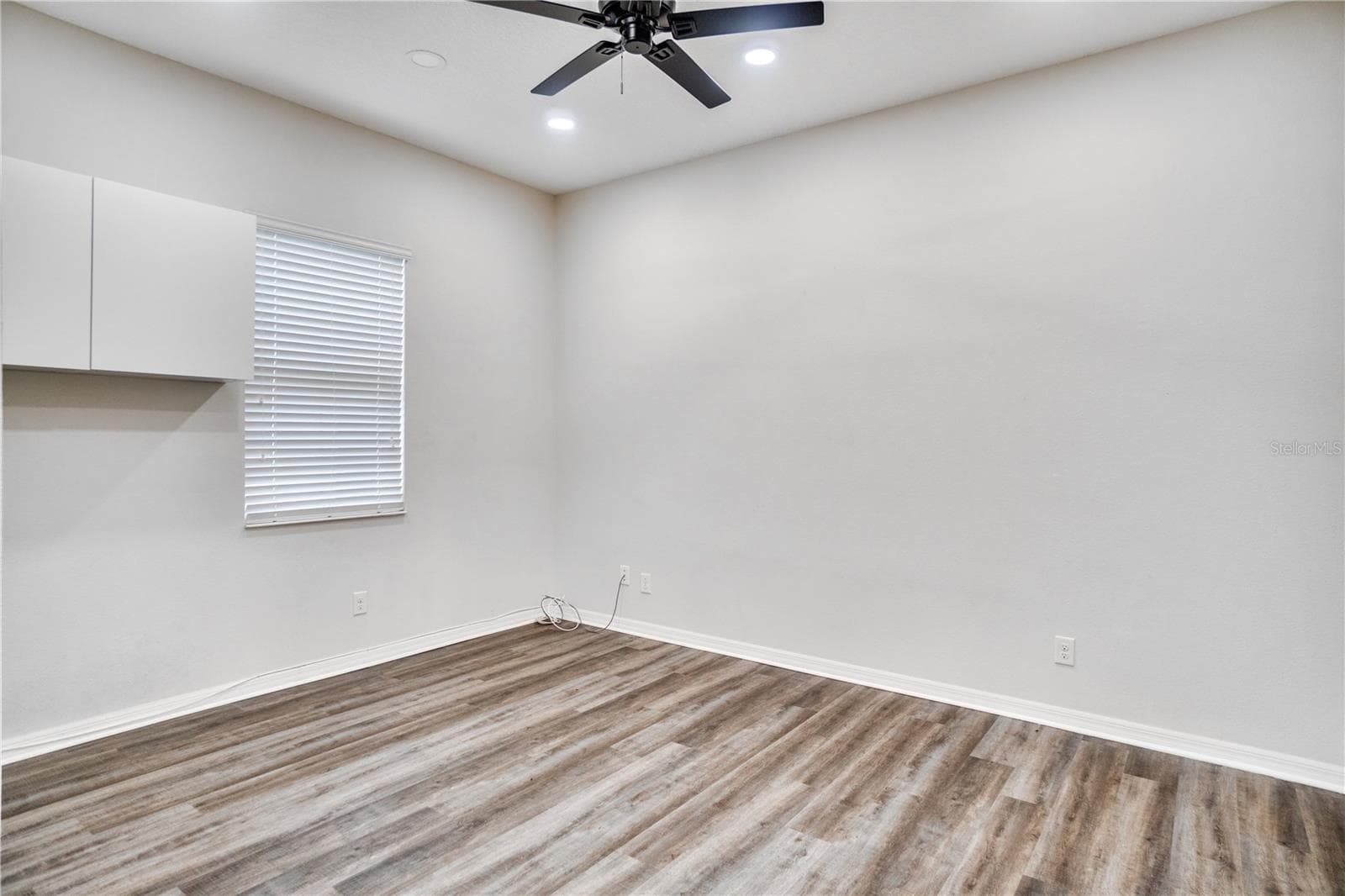 Single Family Residence at 920 GRAND HILLTOP DR, APOPKA, photo 4 of 23
