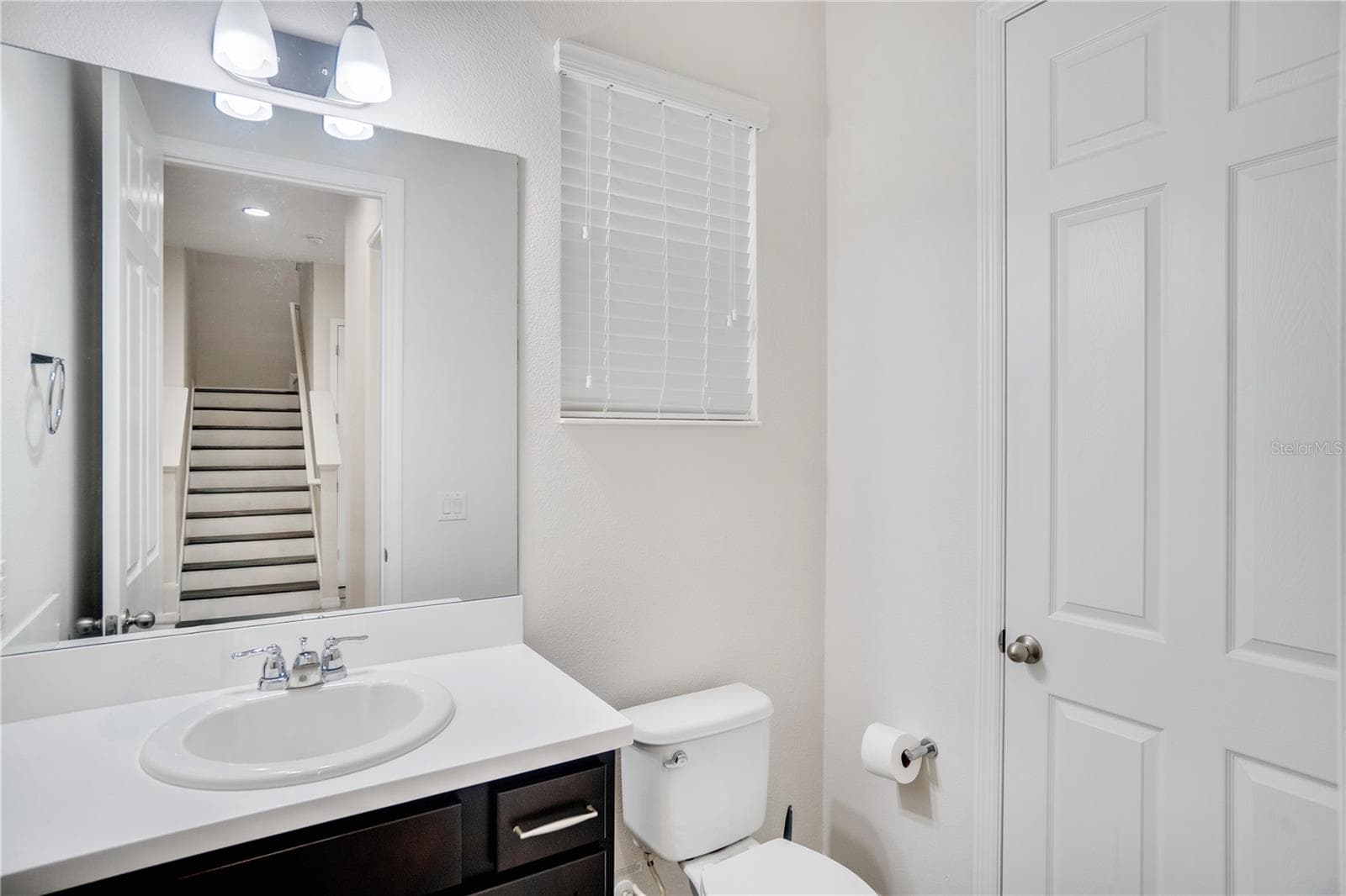 Single Family Residence at 920 GRAND HILLTOP DR, APOPKA, photo 5 of 23