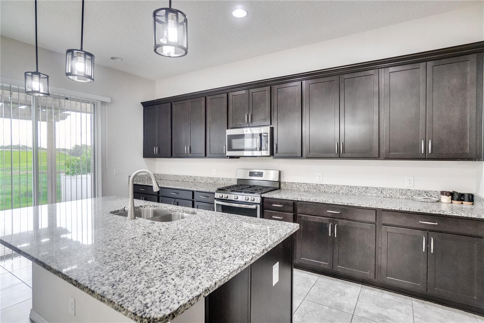 Single Family Residence at 920 GRAND HILLTOP DR, APOPKA, photo 10 of 23