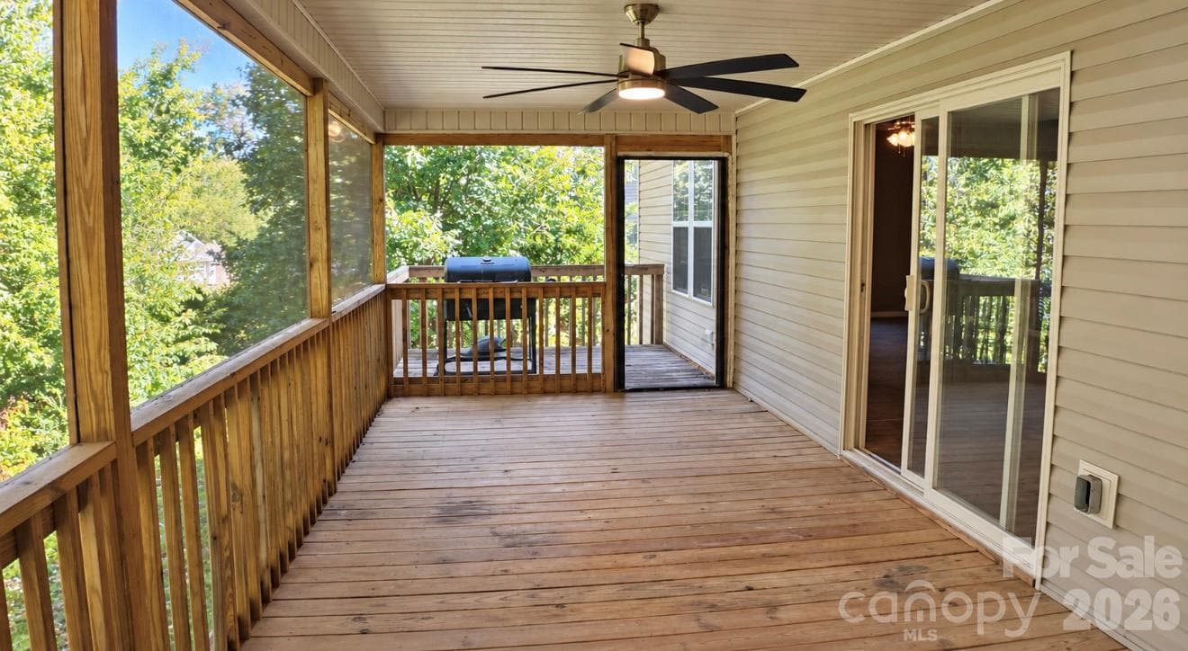 Single Family Residence at 103 Jade Circle, Knightdale, photo 18 of 37