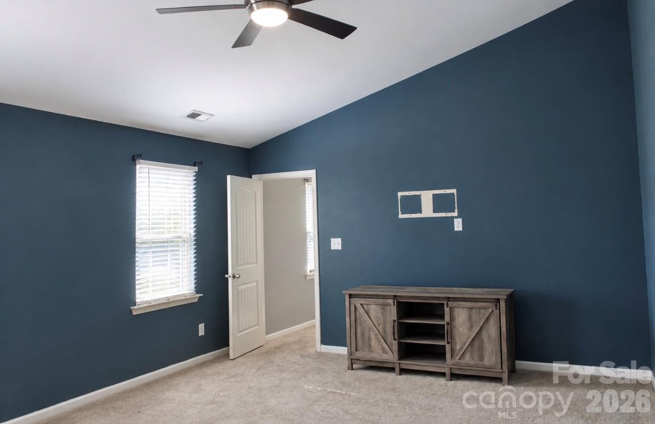 Single Family Residence at 103 Jade Circle, Knightdale, photo 23 of 37