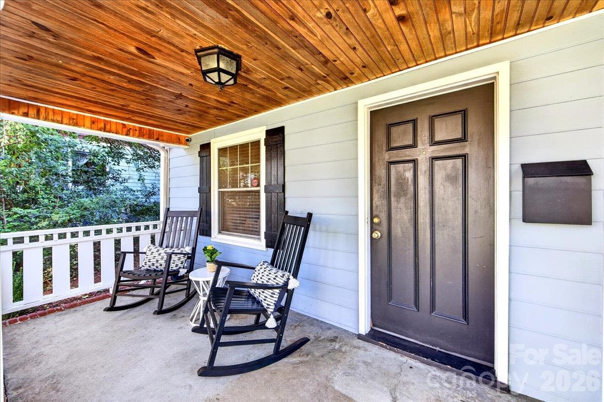 Single Family Residence at 2814 Virginia Avenue, Charlotte, photo 4 of 45
