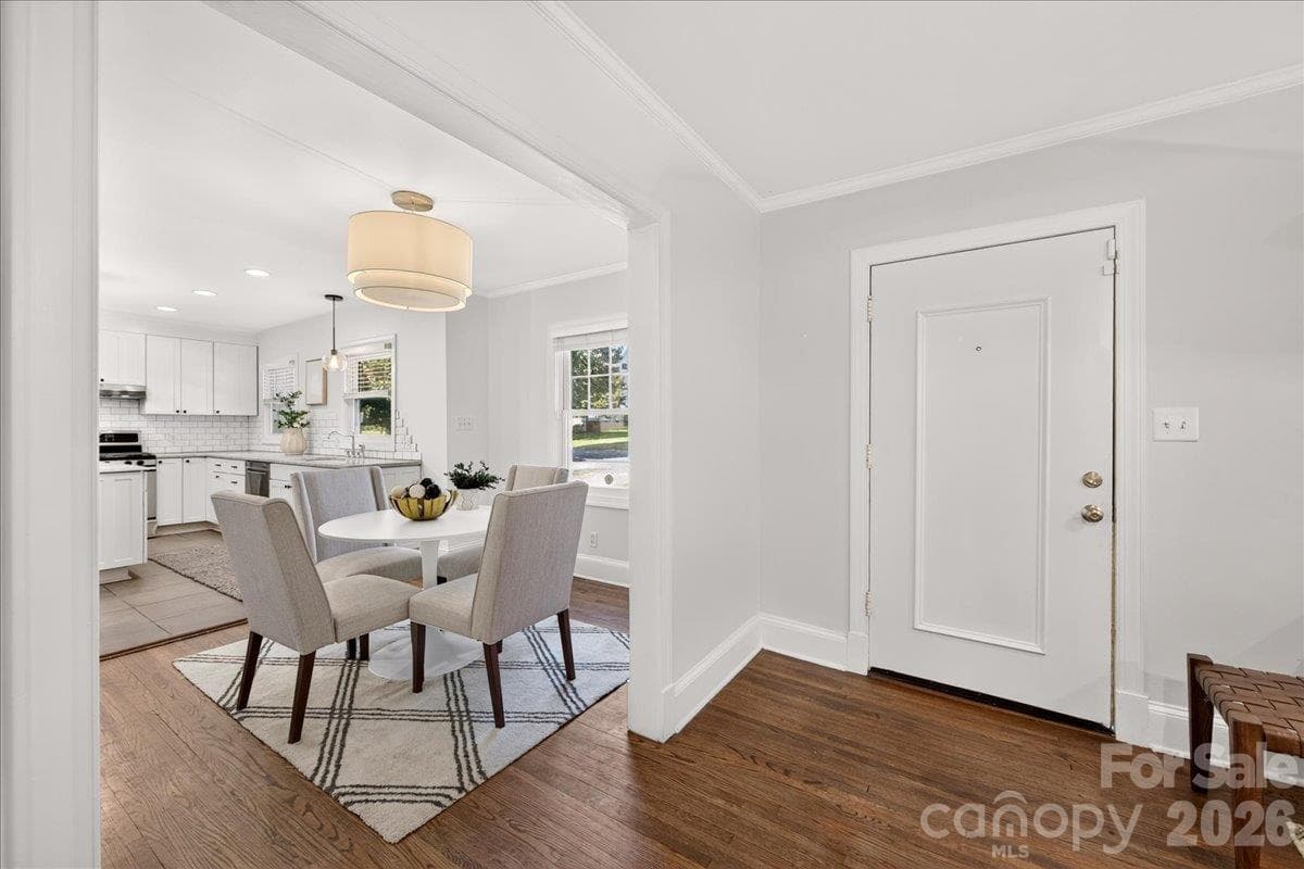 Single Family Residence at 2814 Virginia Avenue, Charlotte, photo 5 of 45