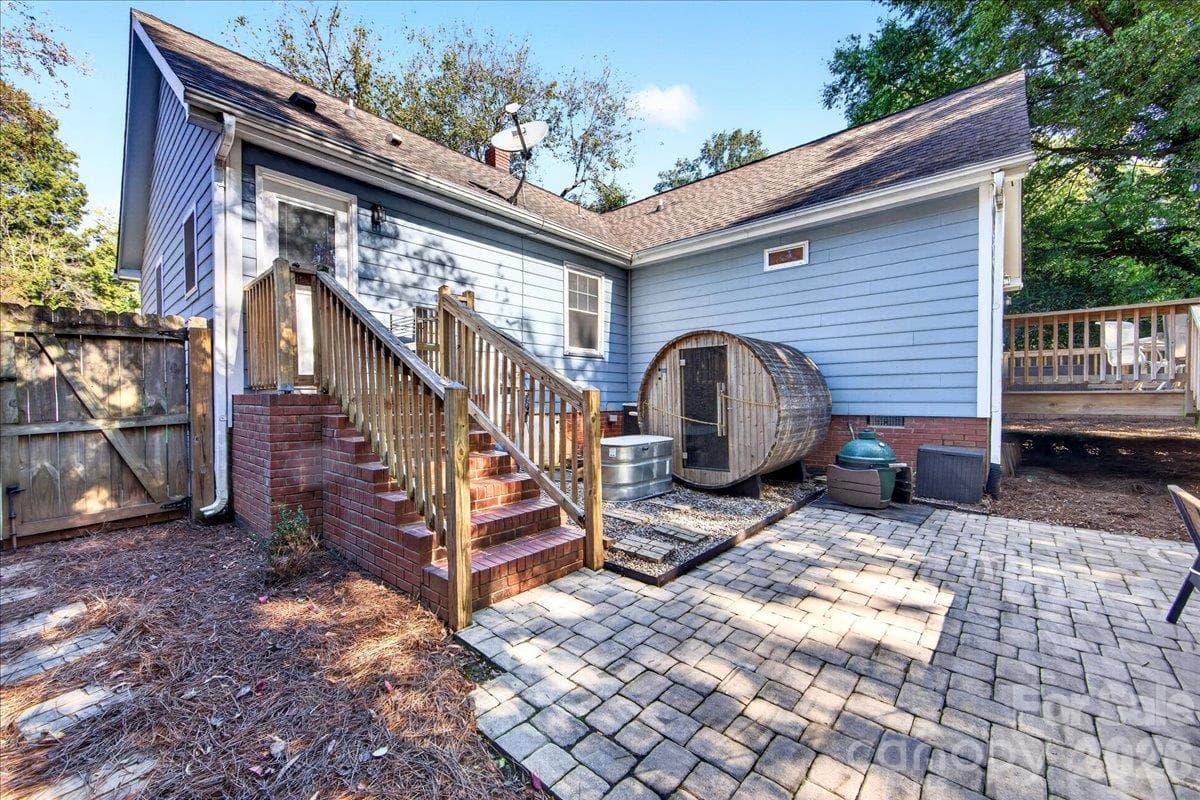 Single Family Residence at 2814 Virginia Avenue, Charlotte, photo 39 of 45