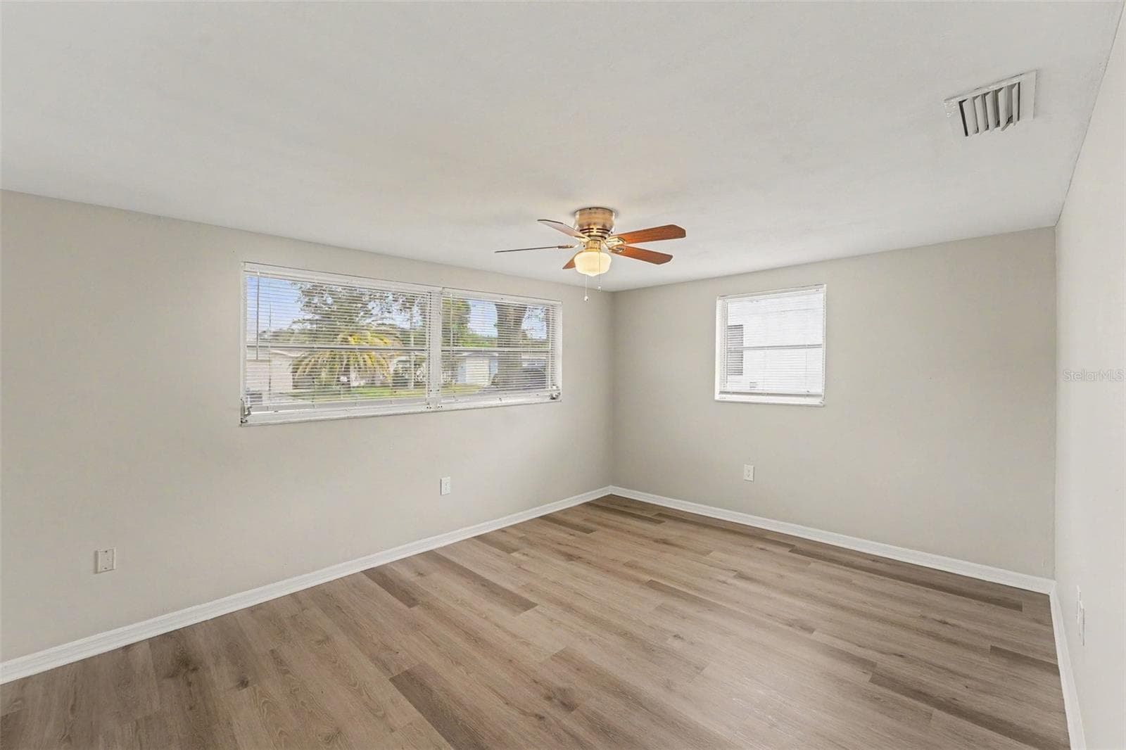 Single Family Residence at 5310 BOB WHITE DR, HOLIDAY, photo 9 of 15