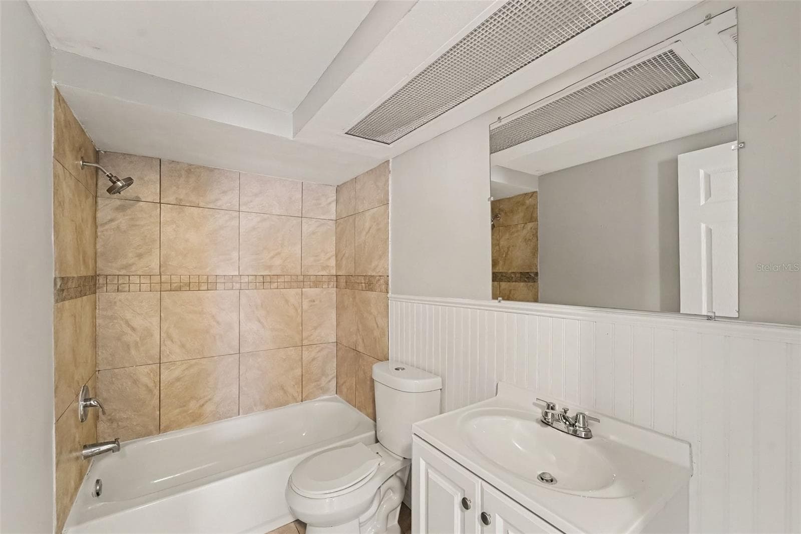 Single Family Residence at 5310 BOB WHITE DR, HOLIDAY, photo 11 of 15