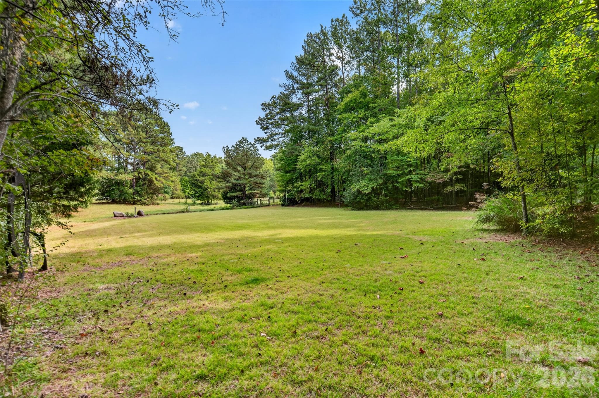 Single Family Residence at 8619 Cedar Knoll Drive, Waxhaw, photo 43 of 48