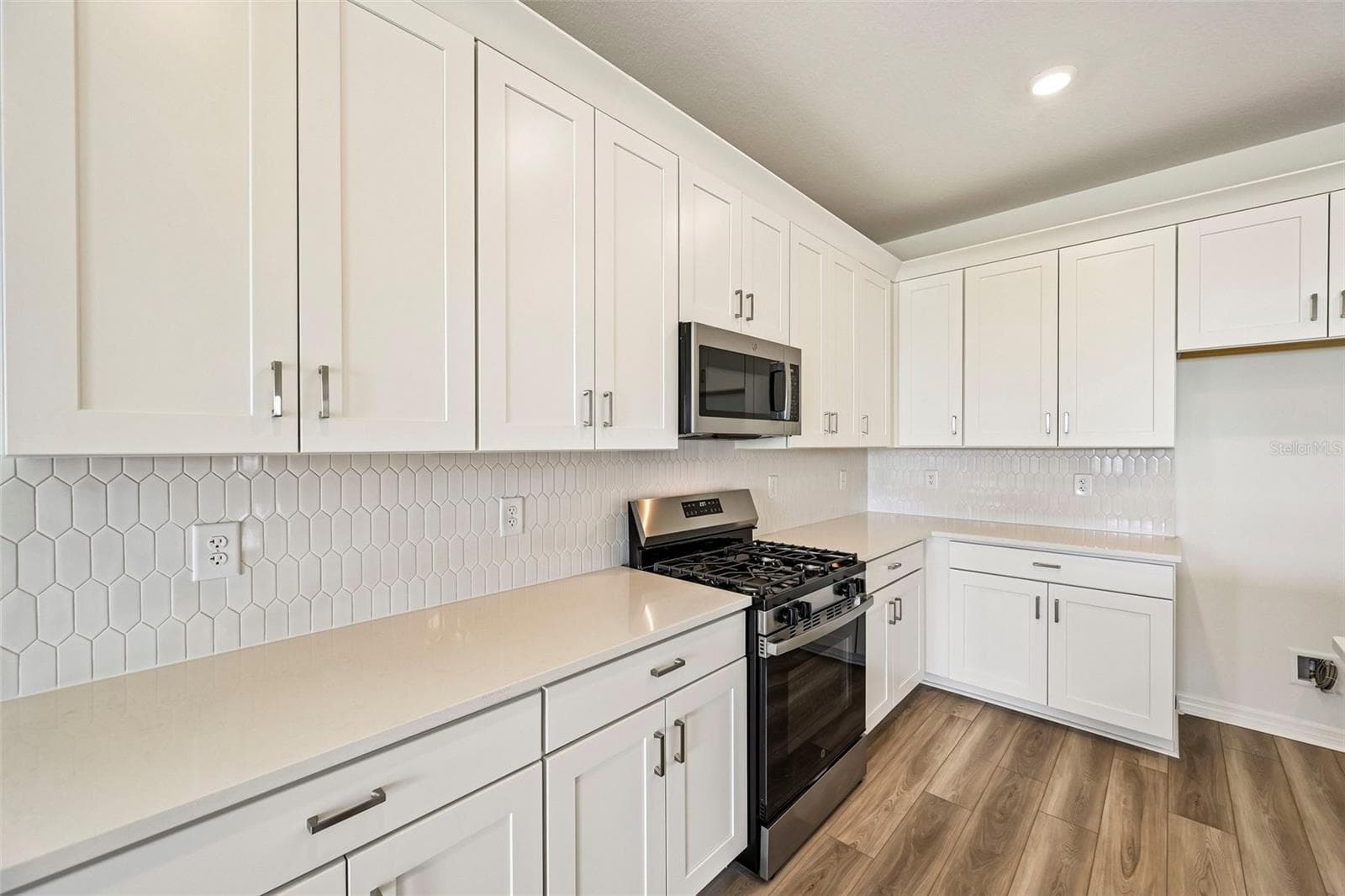 Single Family Residence at 8721 CANARD CV, PALMETTO, photo 7 of 29