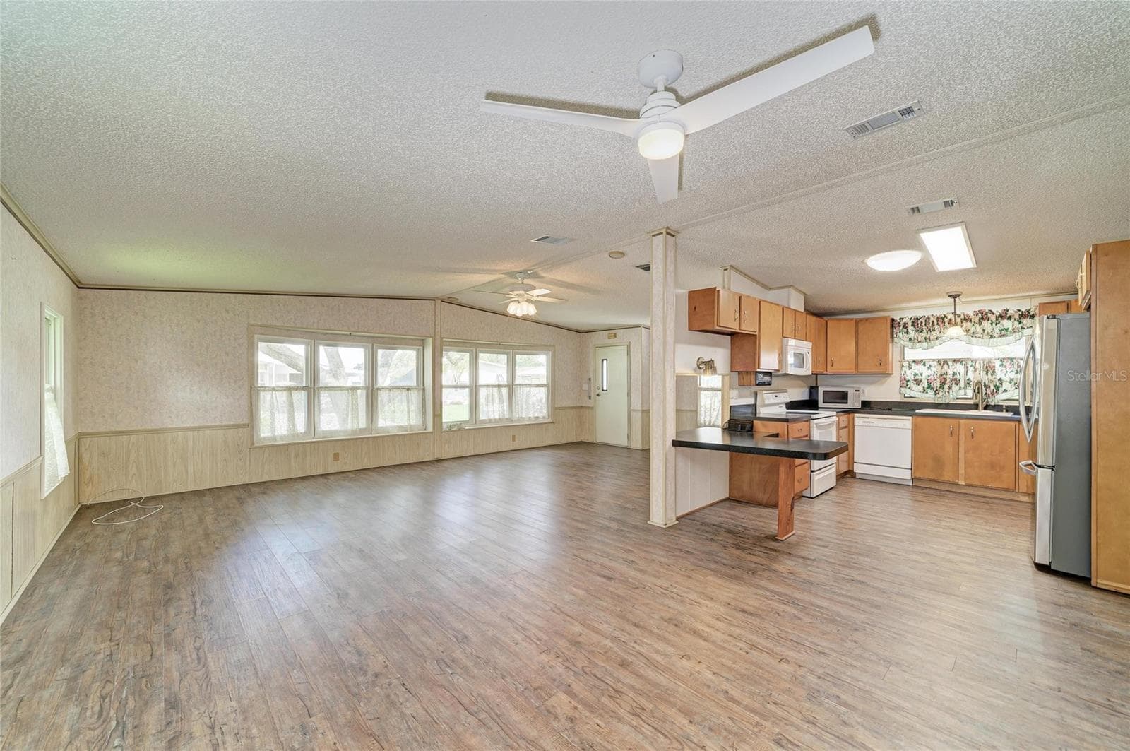 Manufactured Home at 42 MEADOWLARK CIR, ELLENTON, photo 14 of 53