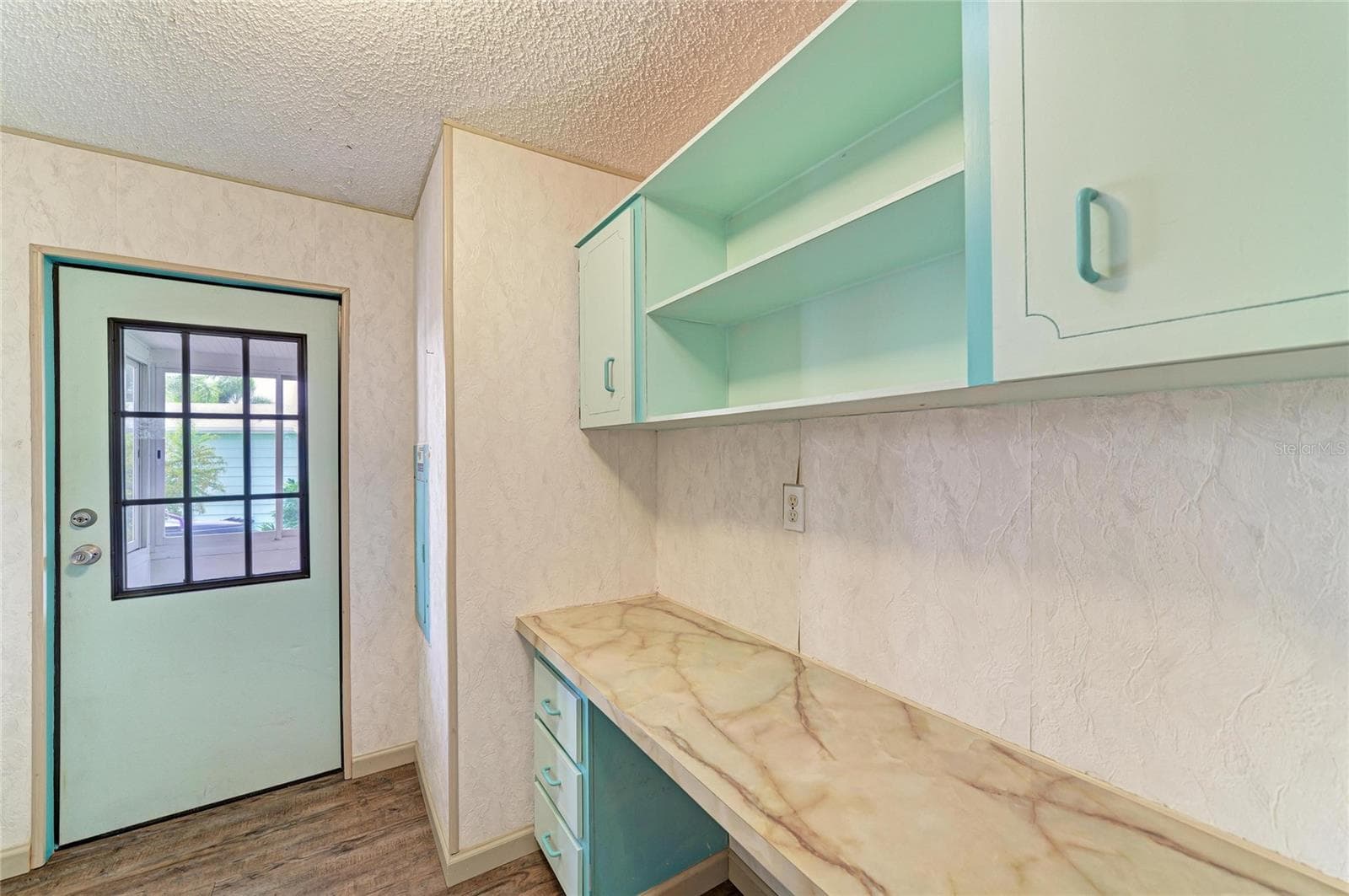 Laundry room built-in - 42 MEADOWLARK CIR, ELLENTON