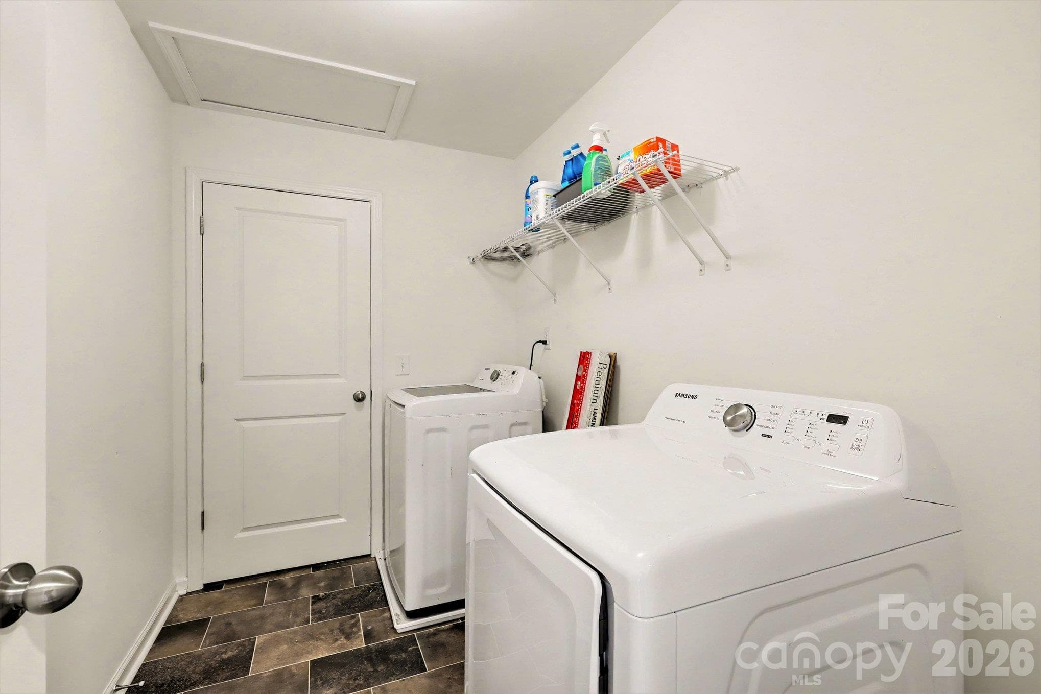 Single Family Residence at 1435 Finwick Drive, Pfafftown, photo 23 of 29