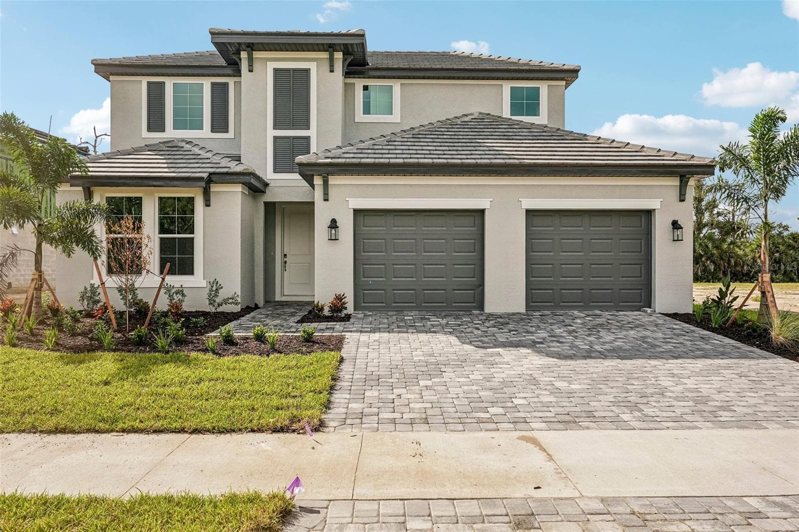 Single Family Residence at 9706 CRYSTAL ISLES CIR, SARASOTA, photo 2 of 31