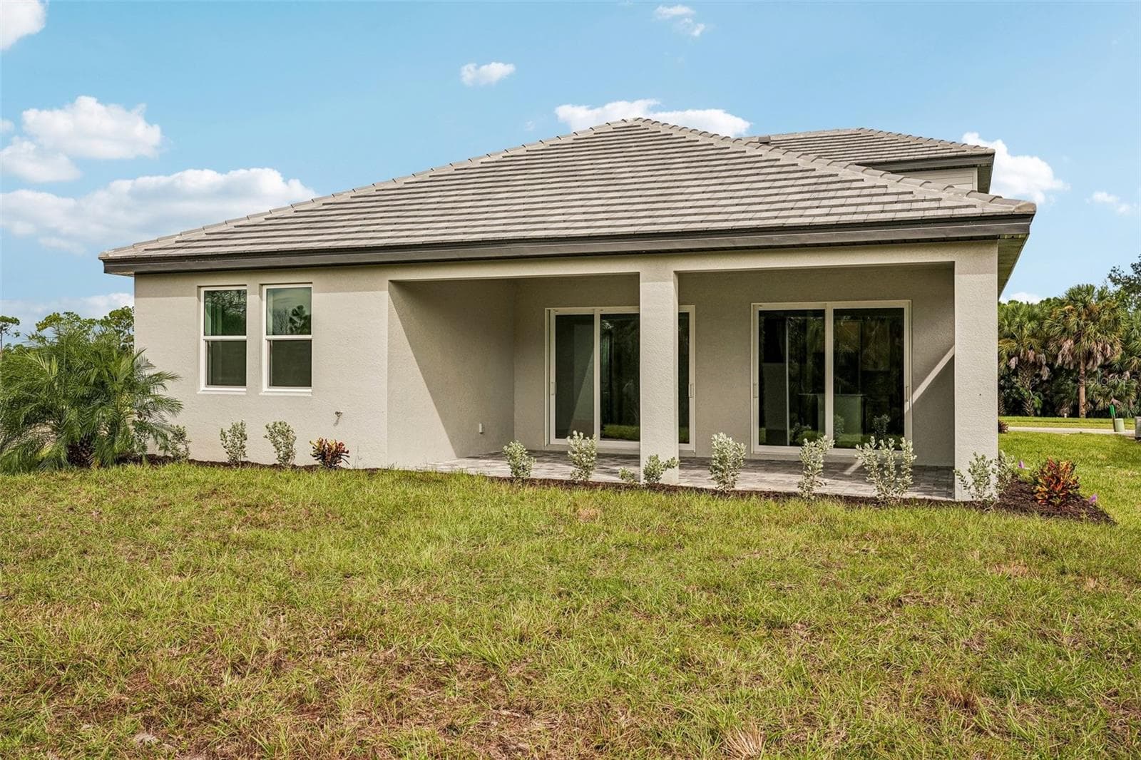Single Family Residence at 9706 CRYSTAL ISLES CIR, SARASOTA, photo 3 of 31