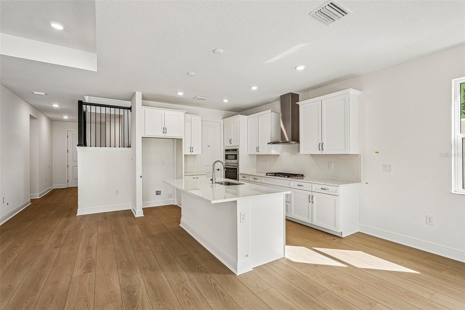 Single Family Residence at 9706 CRYSTAL ISLES CIR, SARASOTA, photo 5 of 31