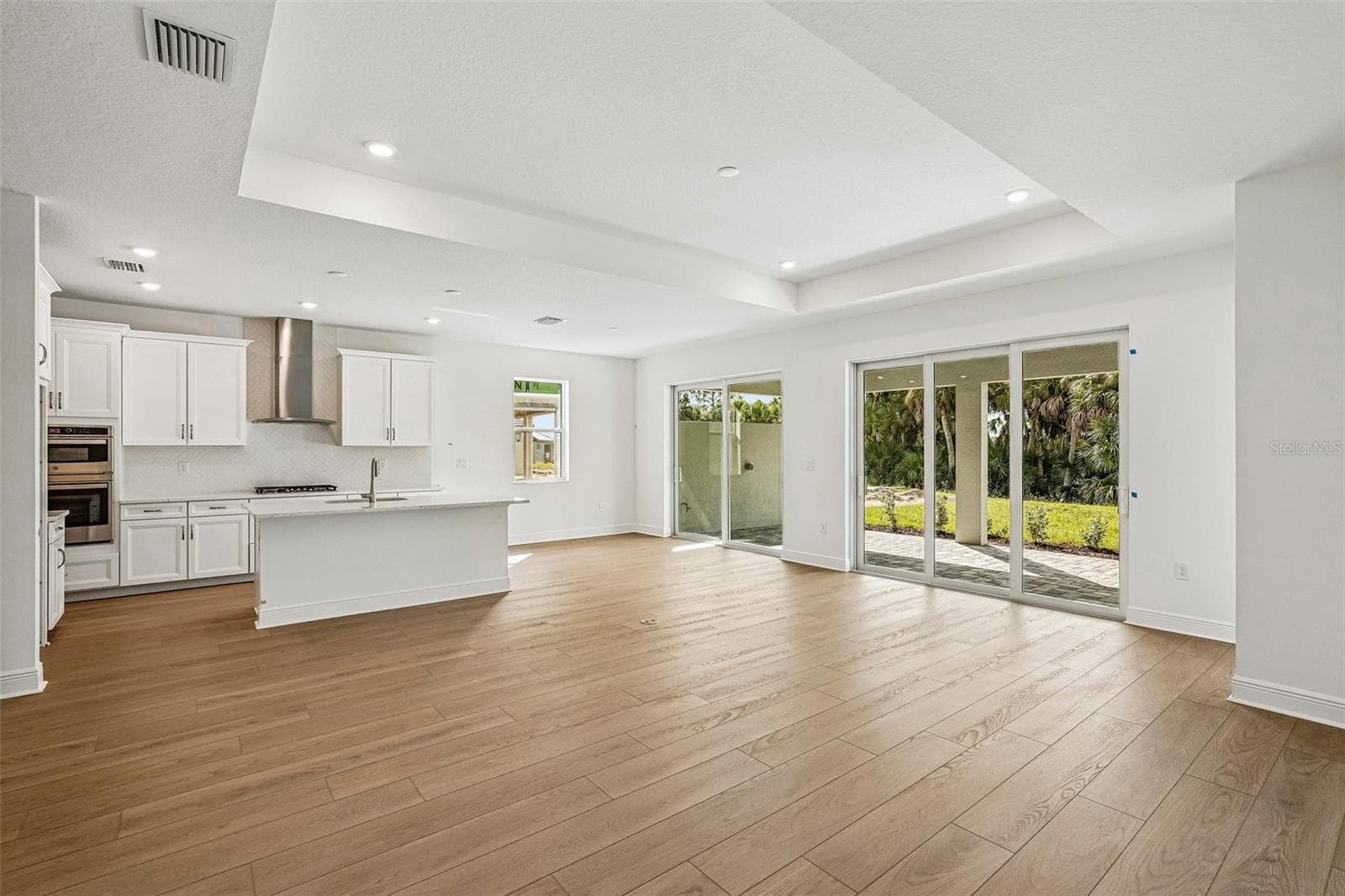 Single Family Residence at 9706 CRYSTAL ISLES CIR, SARASOTA, photo 9 of 31