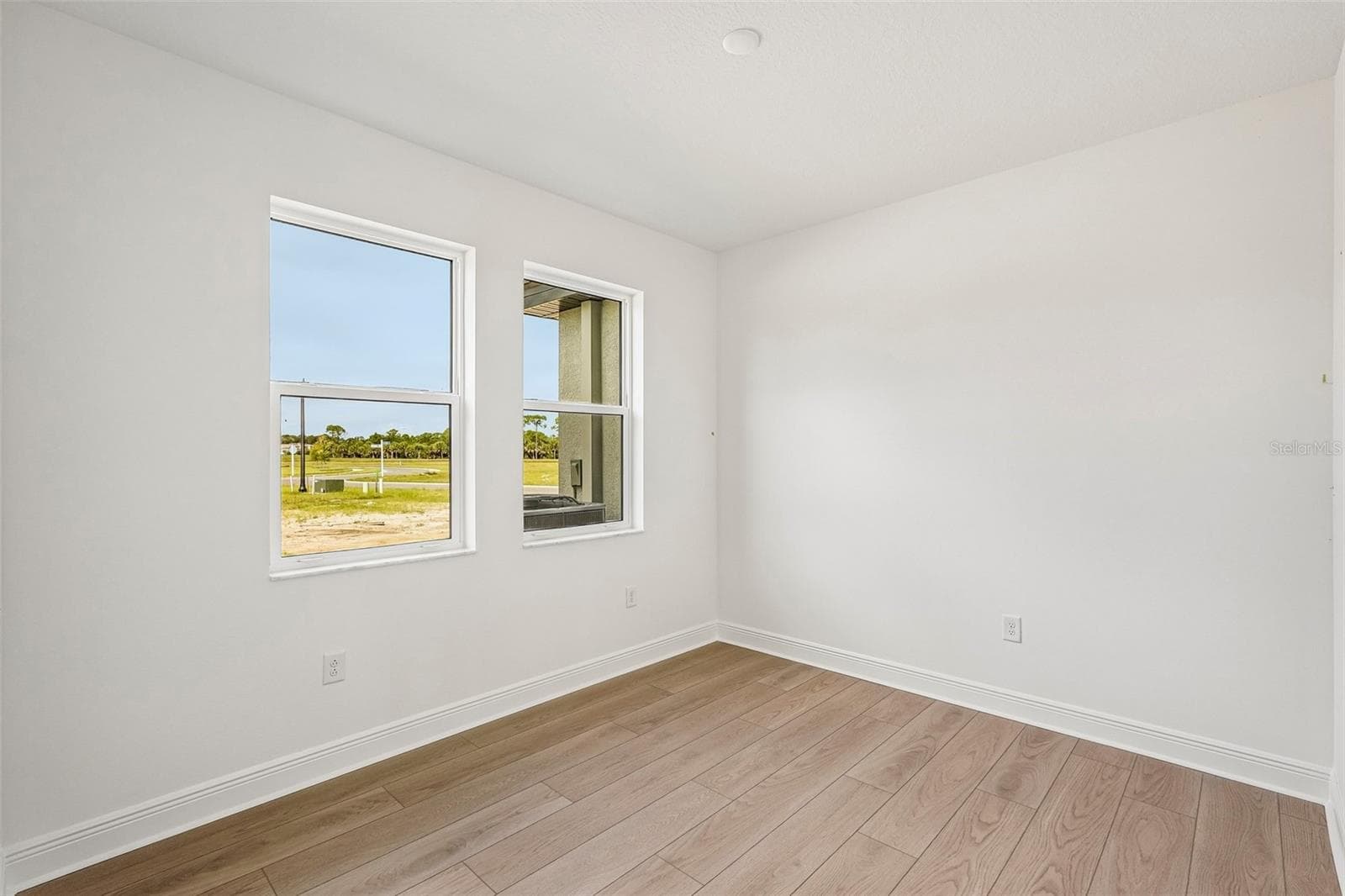 Single Family Residence at 9706 CRYSTAL ISLES CIR, SARASOTA, photo 19 of 31
