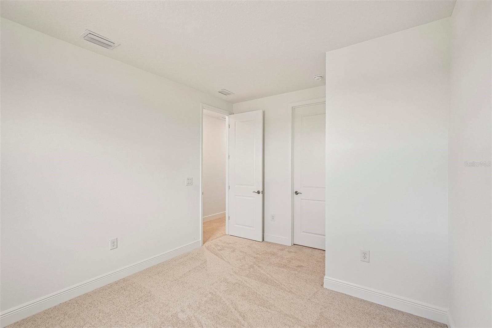 Single Family Residence at 9706 CRYSTAL ISLES CIR, SARASOTA, photo 28 of 31