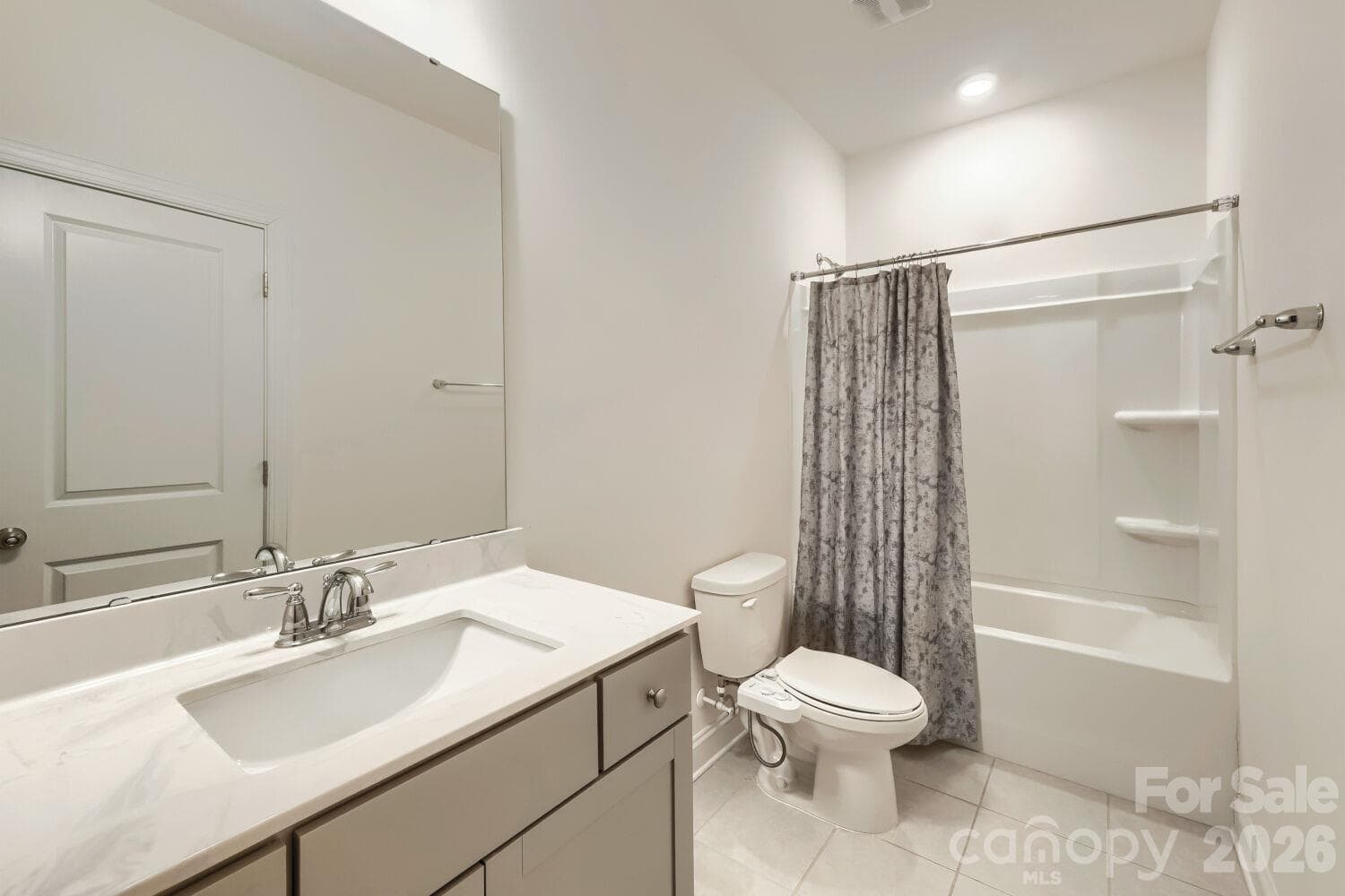First Floor Bathroom w/Walk In Closet - 10315 Glenmere Creek Circle, Charlotte