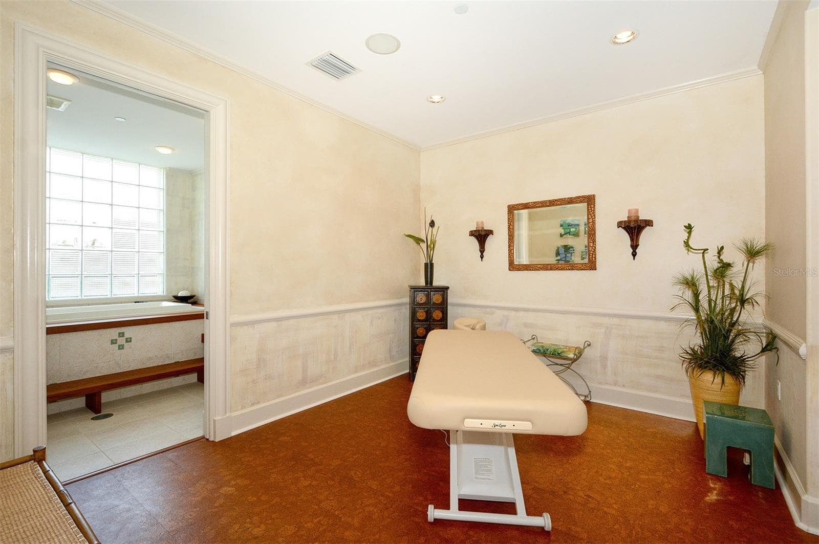 Condominium at ORCHID BEACH CLUB RESIDENCES, SARASOTA, photo 77 of 93