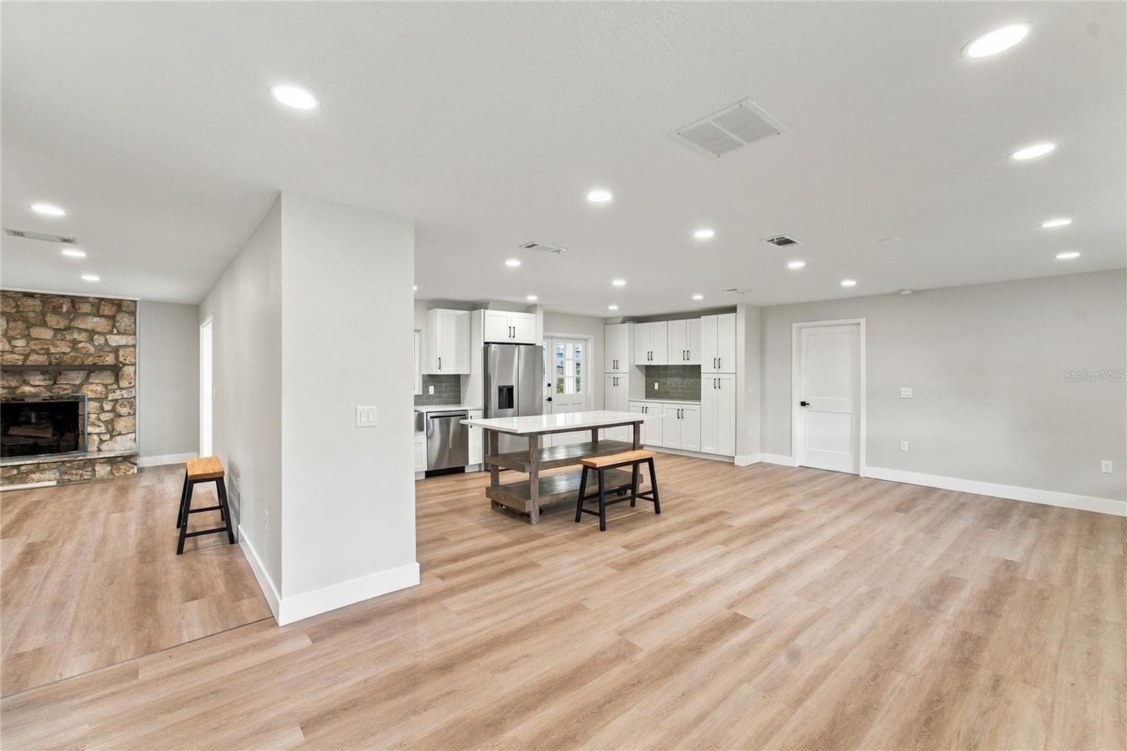 Single Family Residence at 4123 FALLWOOD CIR, ORLANDO, photo 3 of 64
