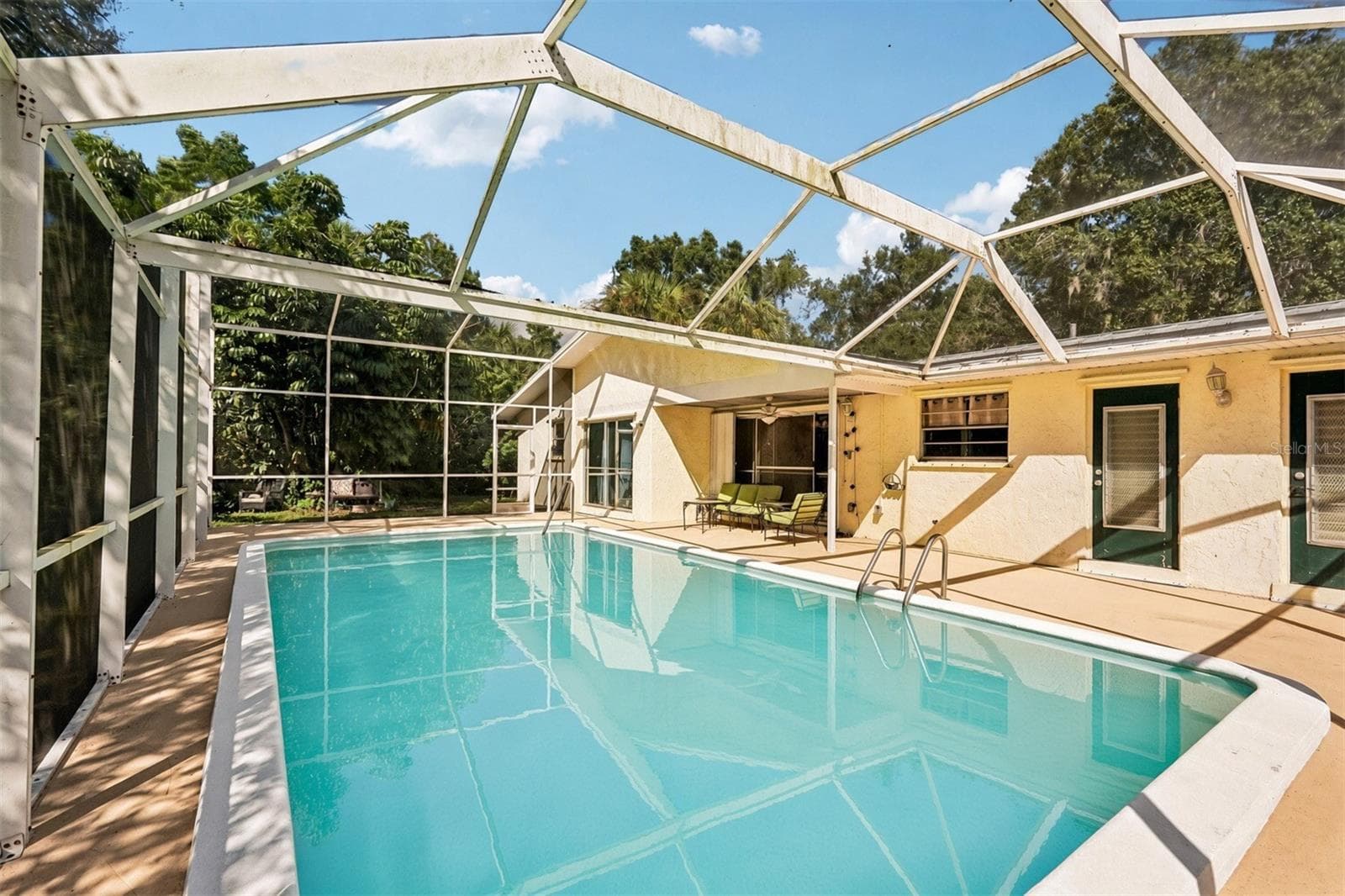 Screened lanai with oversized pool - 22215 ONEIDA AVE, PORT CHARLOTTE