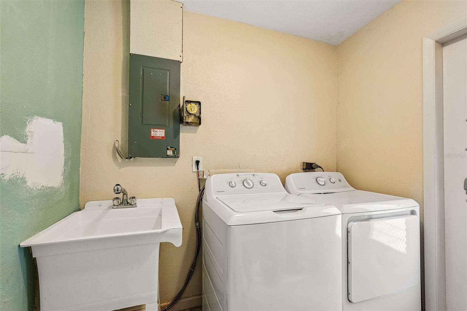 Laundry - 22215 ONEIDA AVE, PORT CHARLOTTE