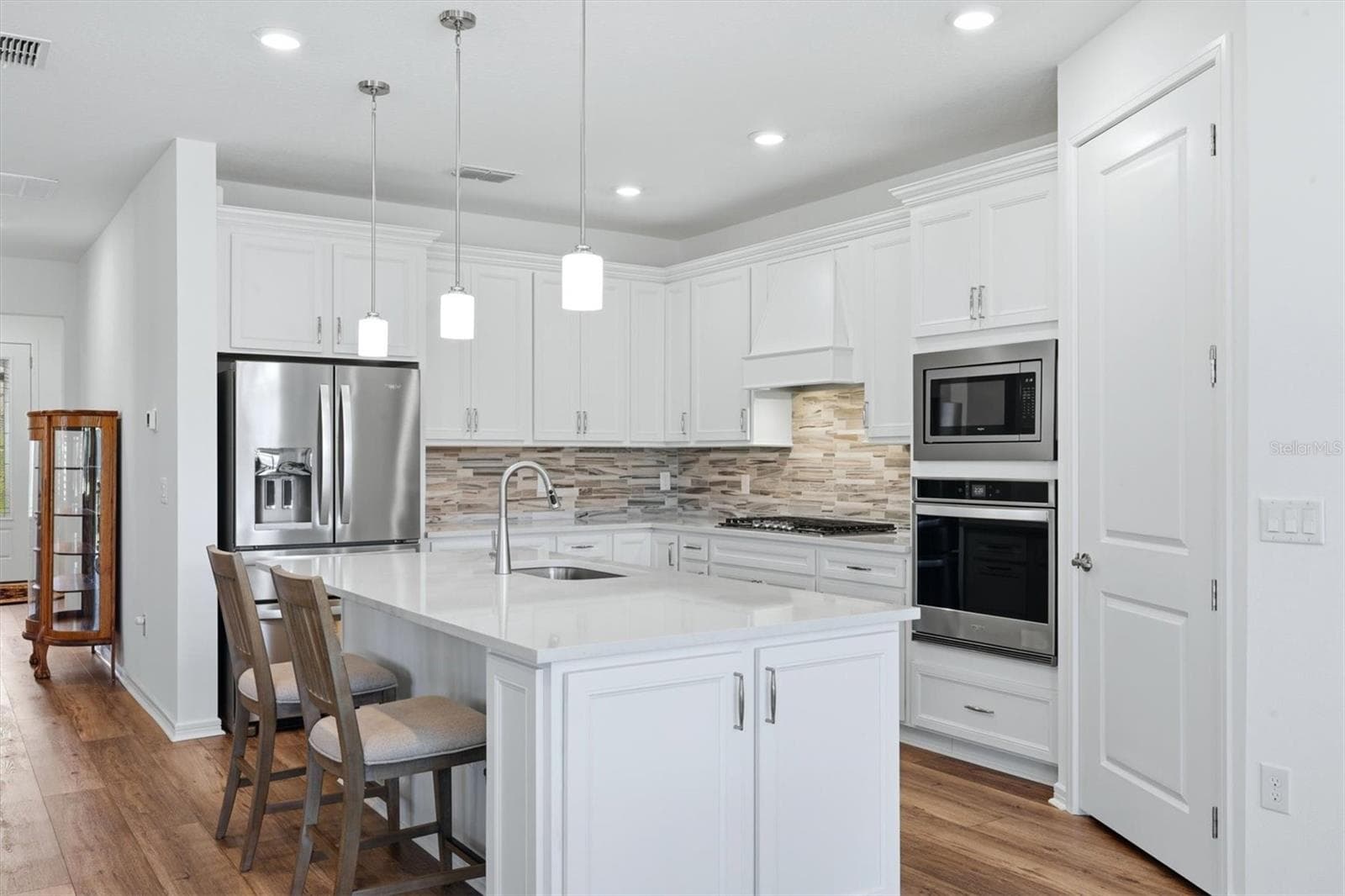 Gorgeous high-end kitchen! - 10635 WYNWARD WAY, PARRISH