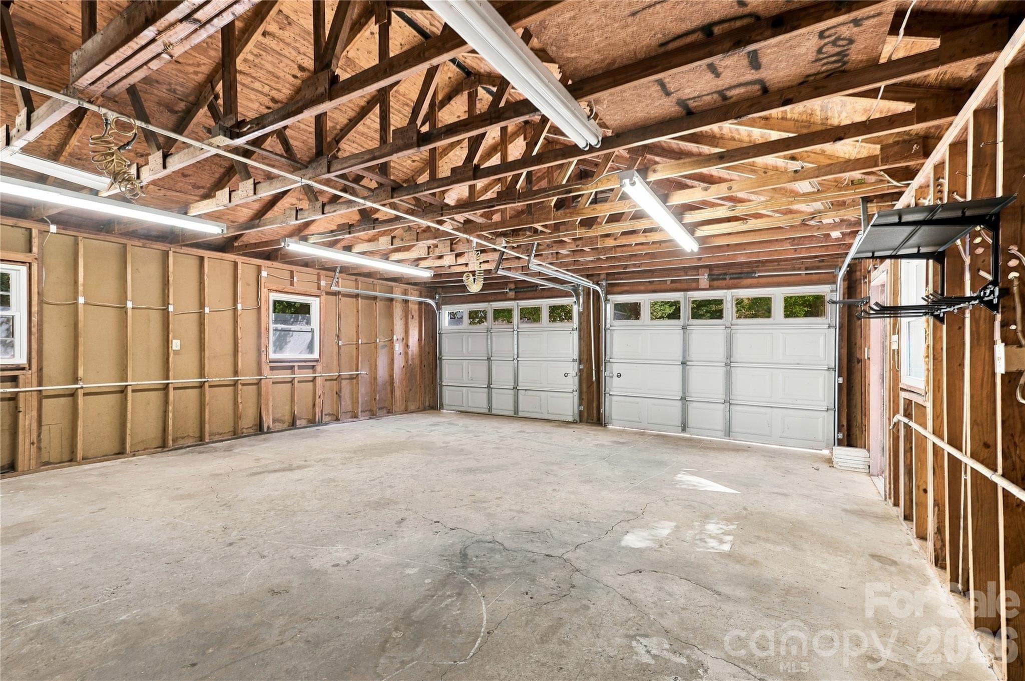 Massive workshop/garage - 122 Keowee Circle, Indian Trail