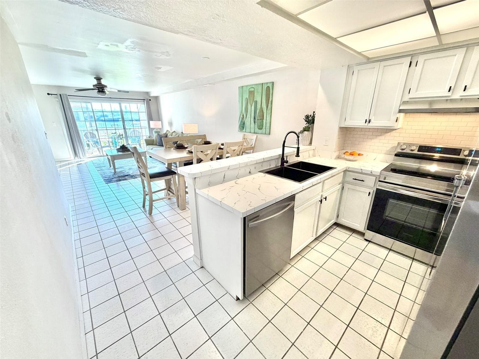Walk in to a Water View! - 19201 VISTA LN #D2, INDIAN SHORES