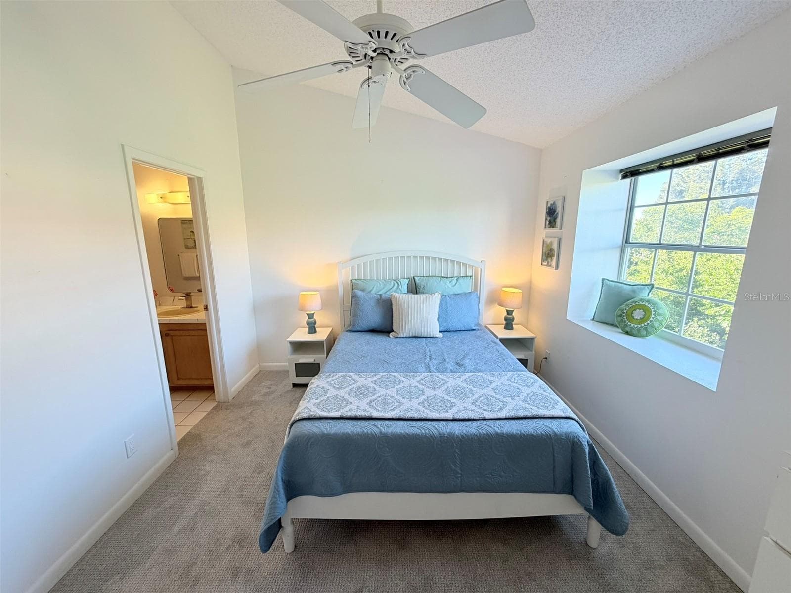 Guest Suite on upper level with full ensuite bathroom. - 19201 VISTA LN #D2, INDIAN SHORES