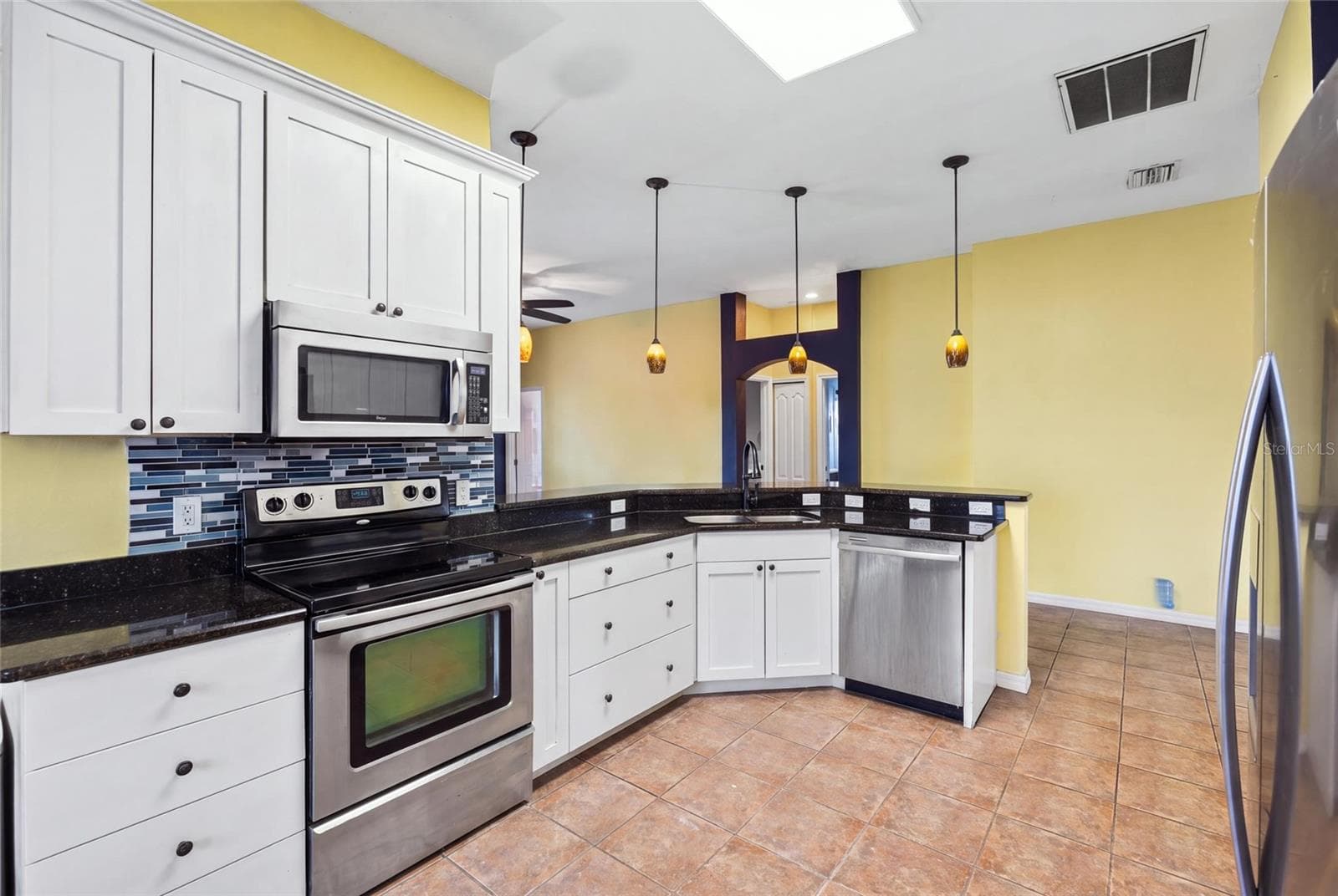 Single Family Residence at 1401 LAKE SHORE RANCH DR, SEFFNER, photo 11 of 45
