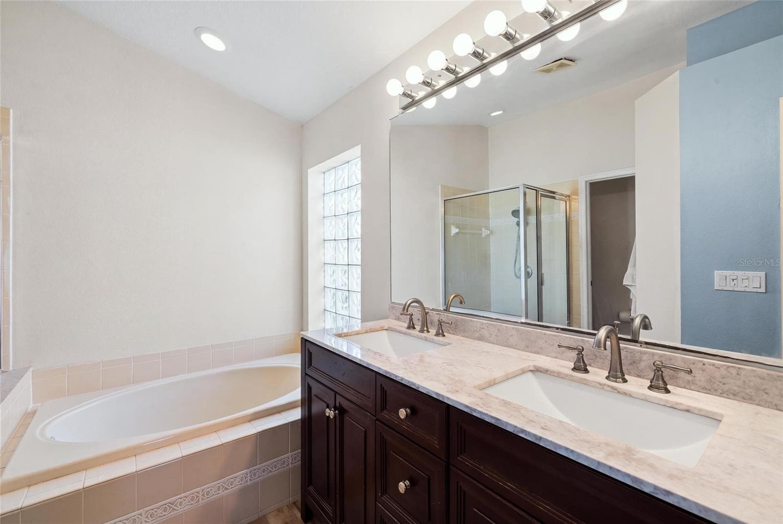 Single Family Residence at 1401 LAKE SHORE RANCH DR, SEFFNER, photo 28 of 45