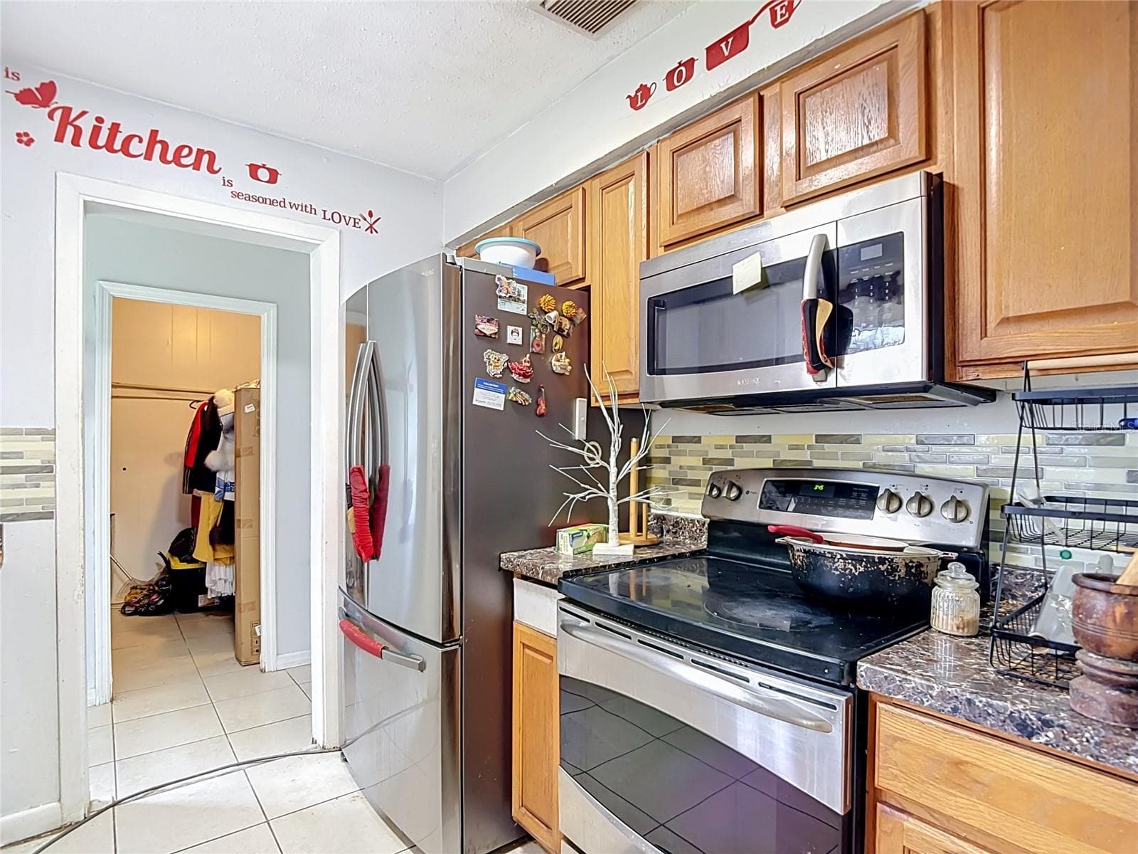 Single Family Residence at 7331 FILBERT LN, TAMPA, photo 18 of 47