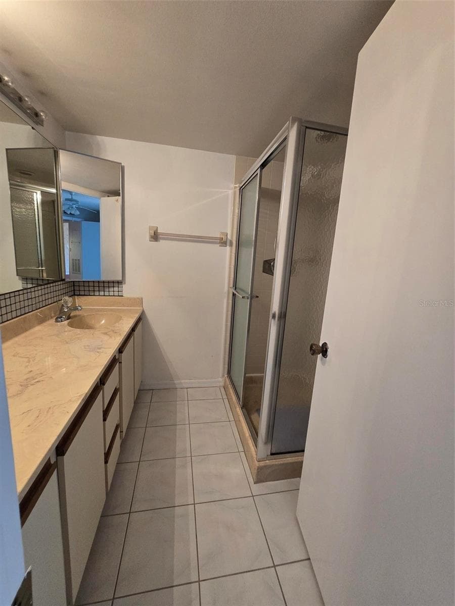 Condominium at 5280 CORAL CT #614, ORLANDO, photo 8 of 11