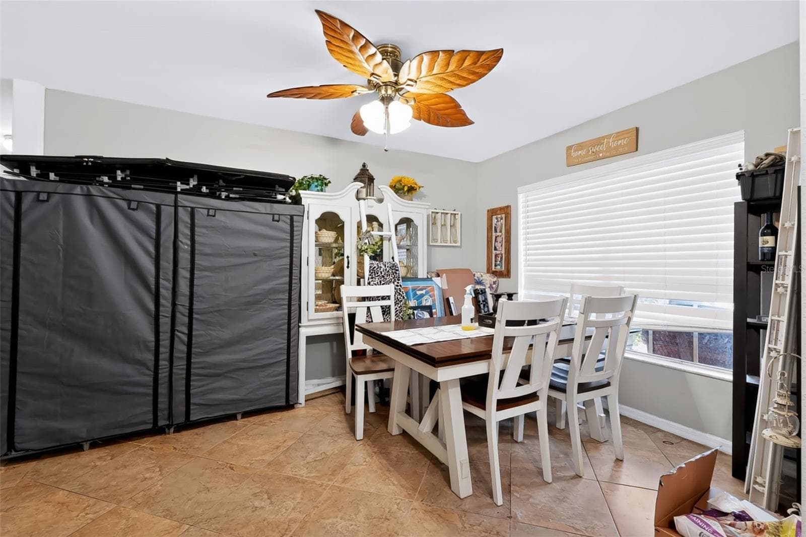 Single Family Residence at 11009 THORNBERRY DR, SPRING HILL, photo 6 of 42